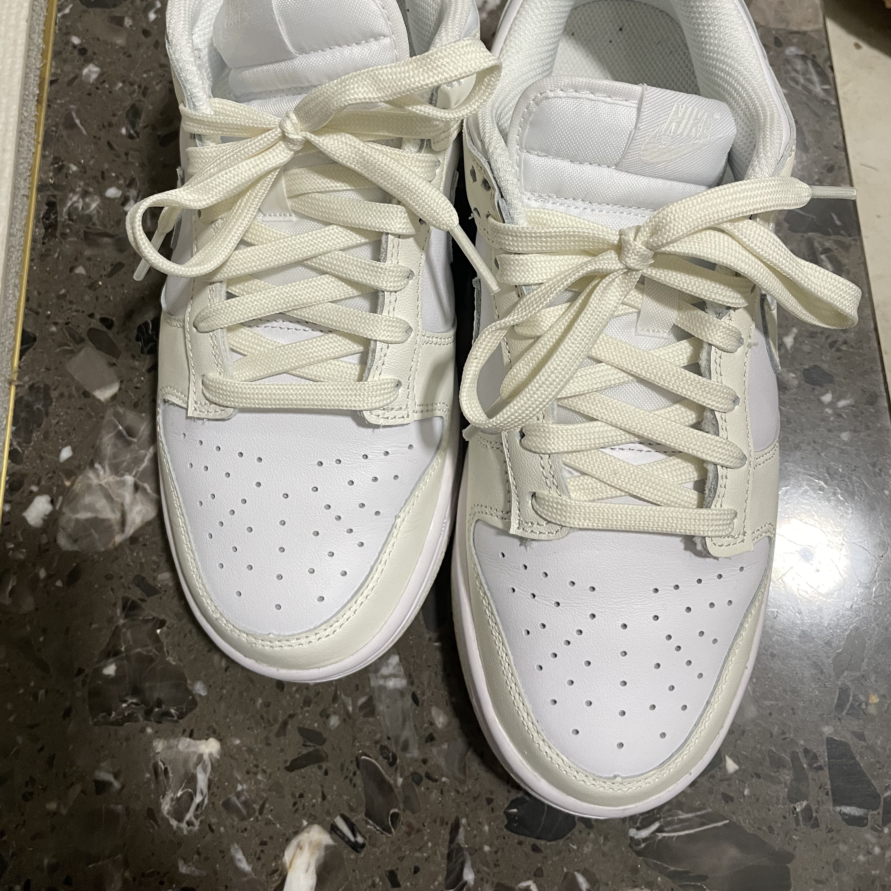 (W) Nike Dunk Low White and Sail 착용 스타일