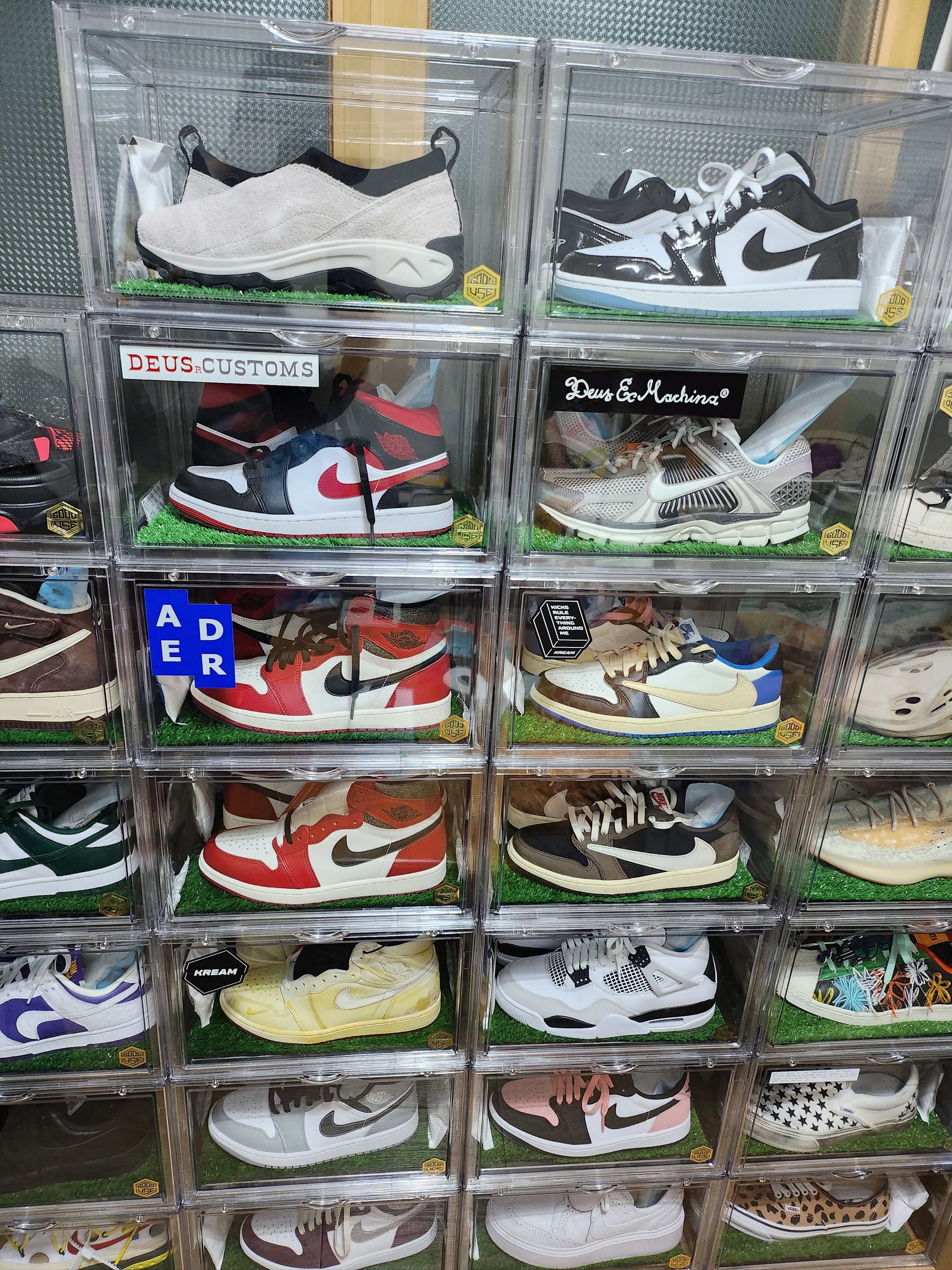 Jordan 1 x Travis Scott x Fragment Retro Low OG SP Military Blue, Jordan 1 x Travis Scott Retro Low OG SP Mocha 착용 스타일