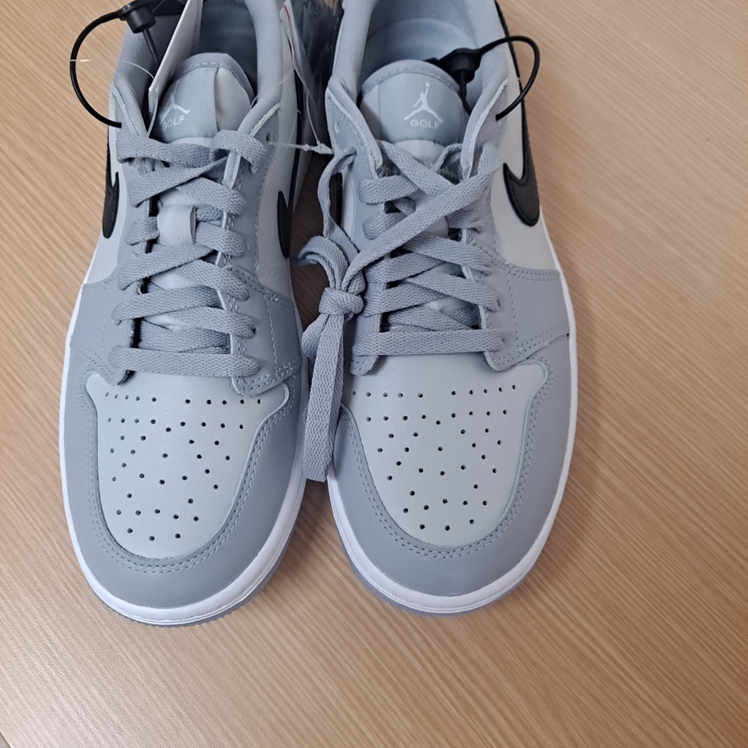 Jordan 1 Low Golf Wolf Grey 착용 스타일 - 1