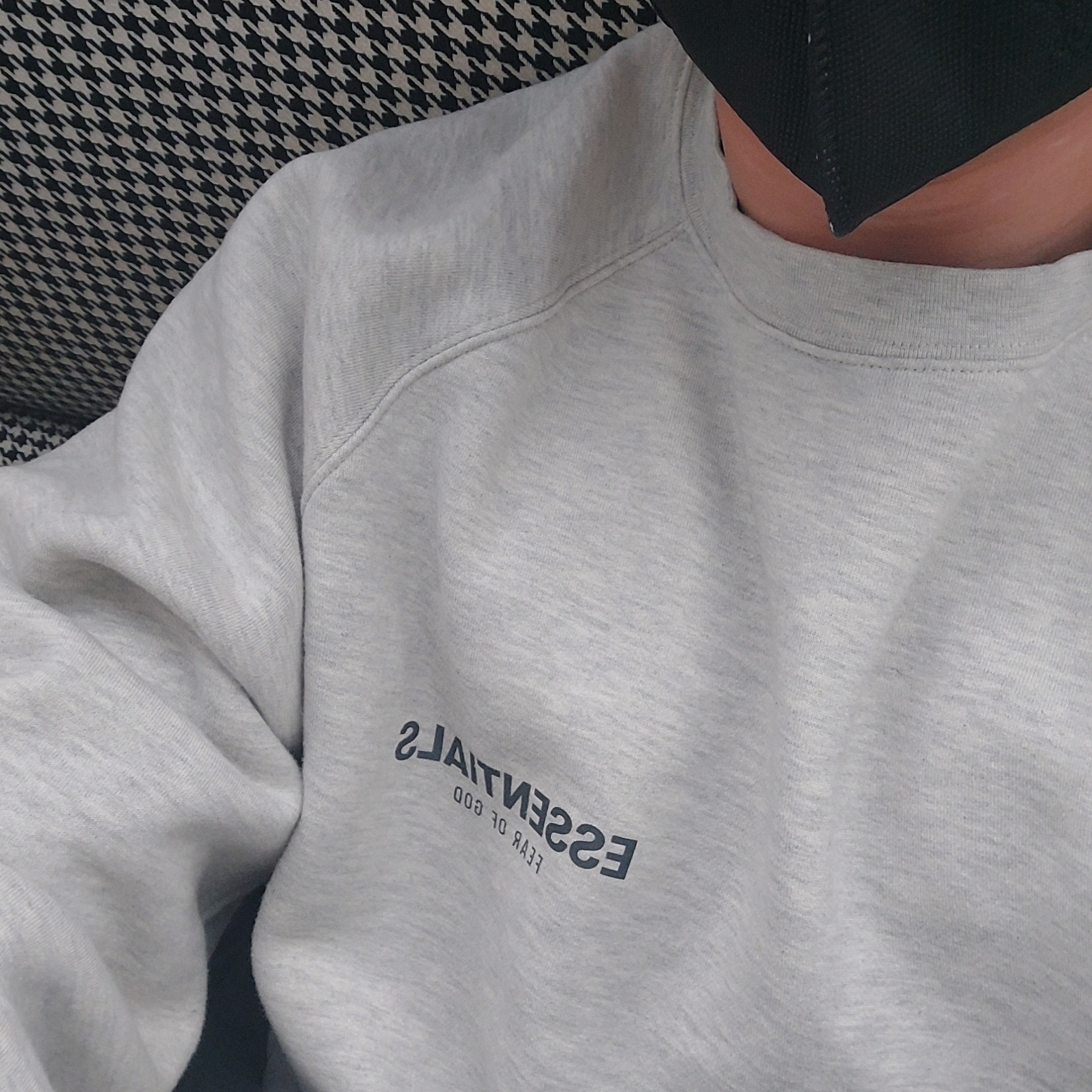 Essentials The Core Collection Pullover Crewneck Oatmeal 착용 스타일