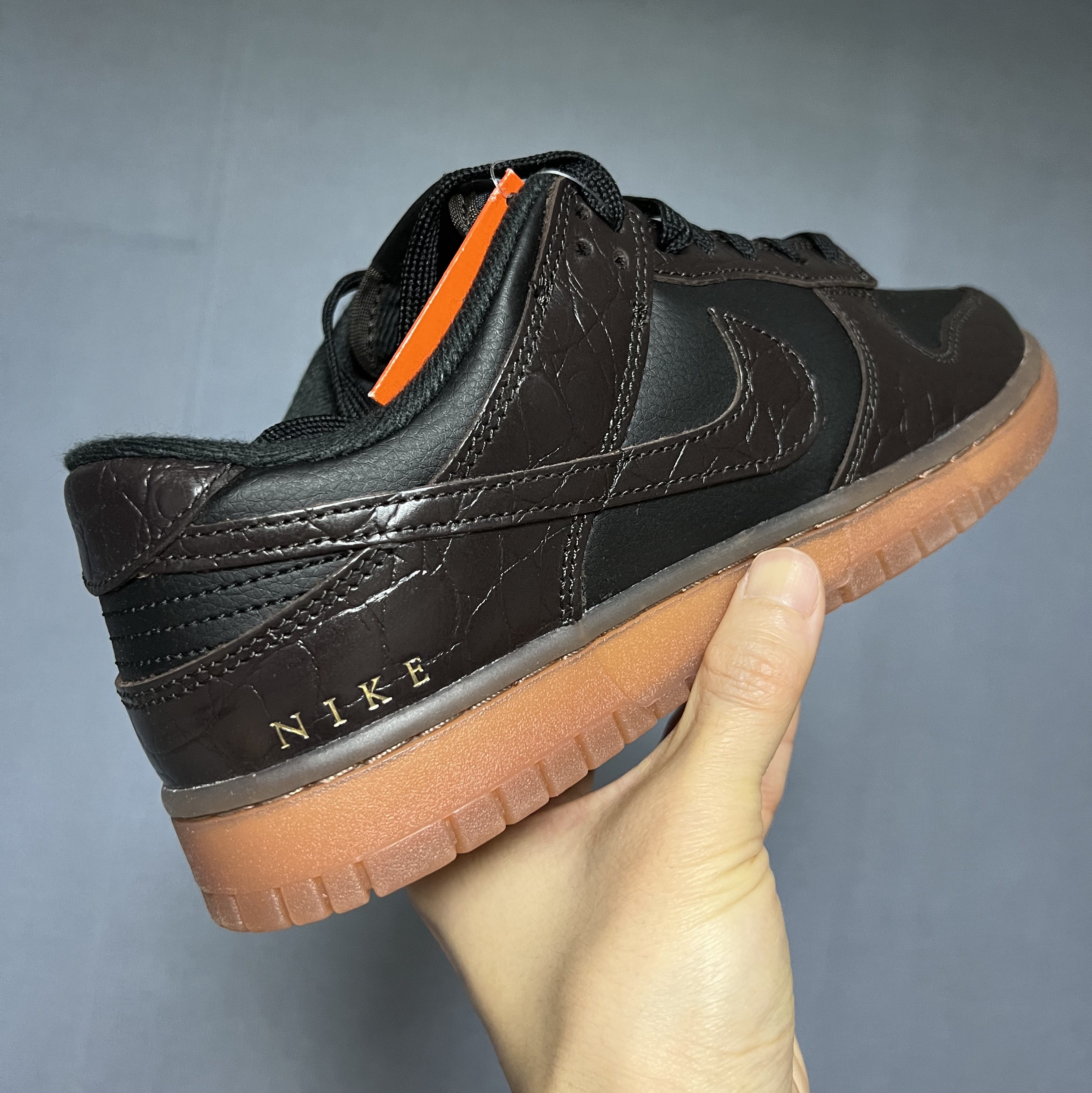 Nike Dunk Low SE Velvet Brown and Black 착용 스타일 - 2