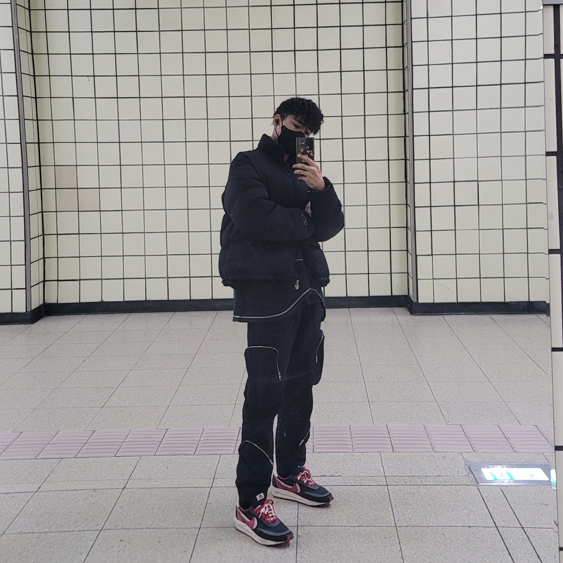 Nike x Sacai x Undercover LDWaffle Midnight Spruce University Red, Nike x Off-White NRG RU Short Sleeve T-Shirt 착용 스타일