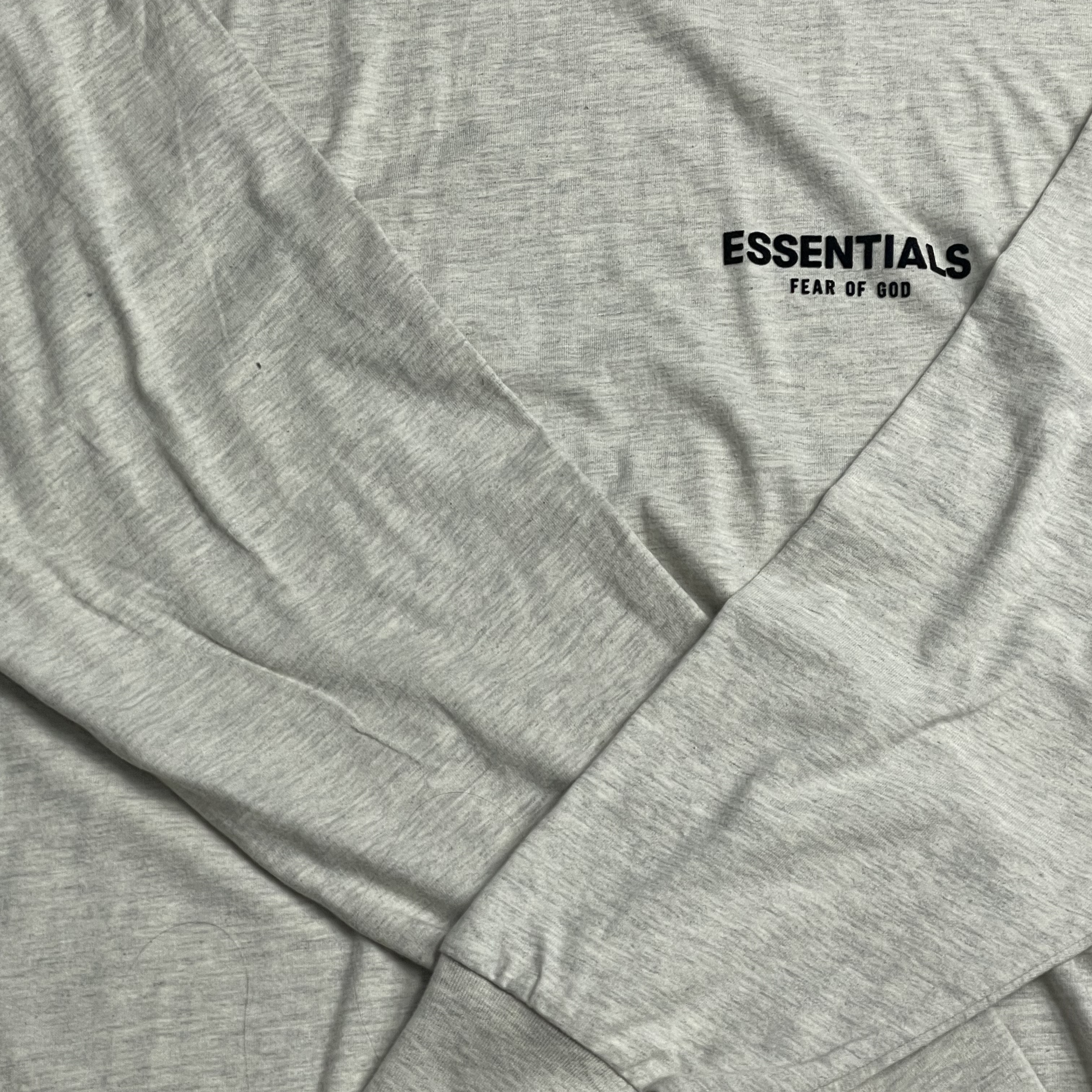 Essentials The Core Collection Long Sleeve T-Shirt Light Oatmeal 착용 스타일 - 1