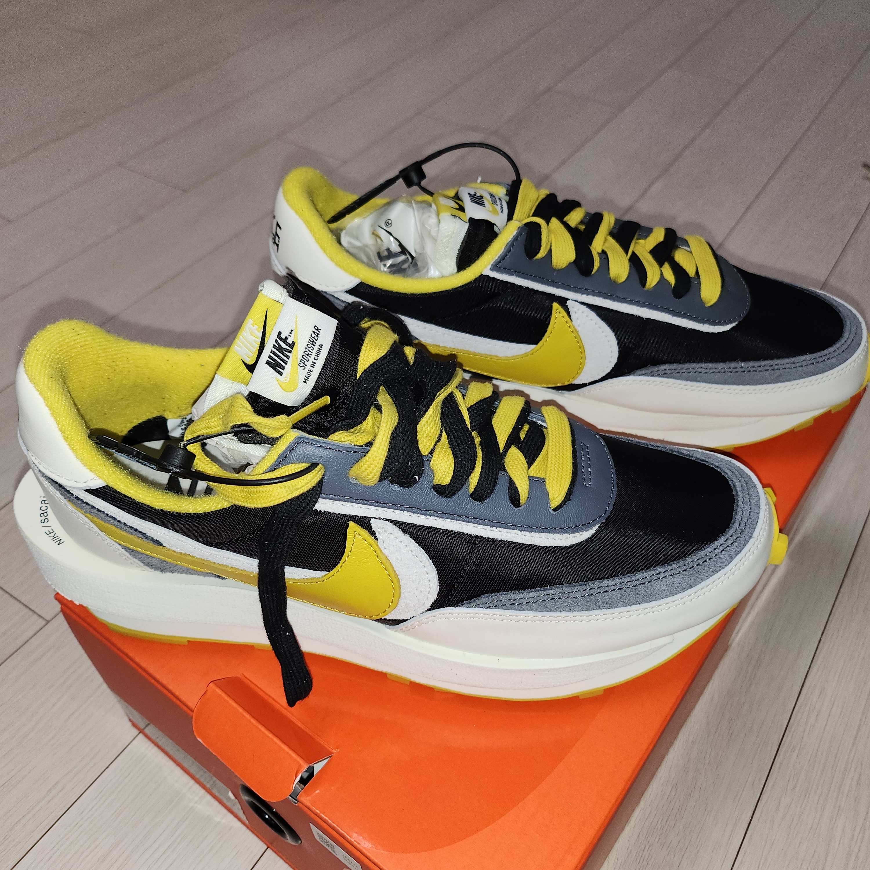 Nike x Sacai x Undercover LDWaffle Black Bright Citron 착용 스타일