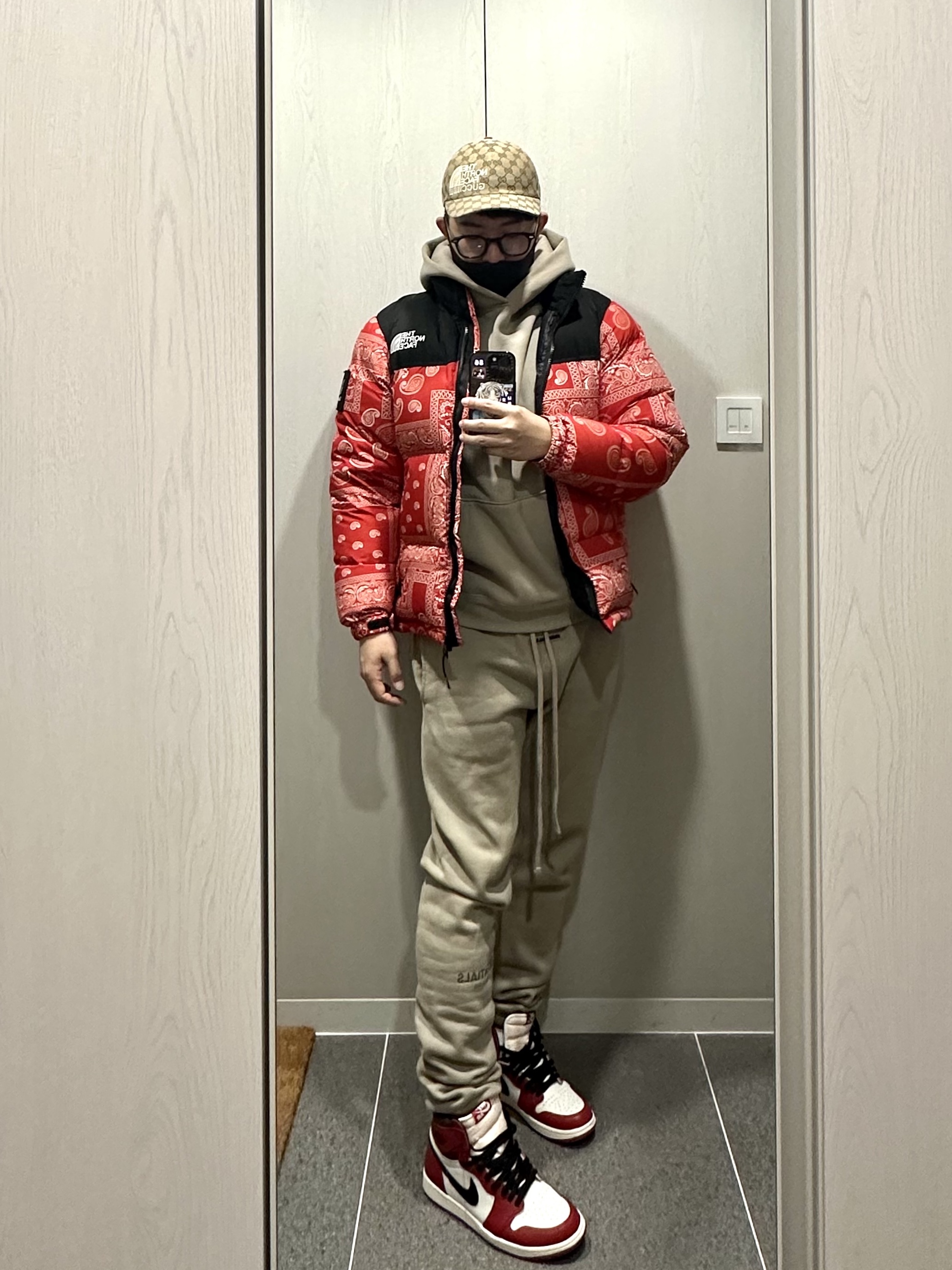 Essentials The Core Collection Sweatpants Tan, Essentials The Core Collection Pullover Hoodie Tan 착용 스타일