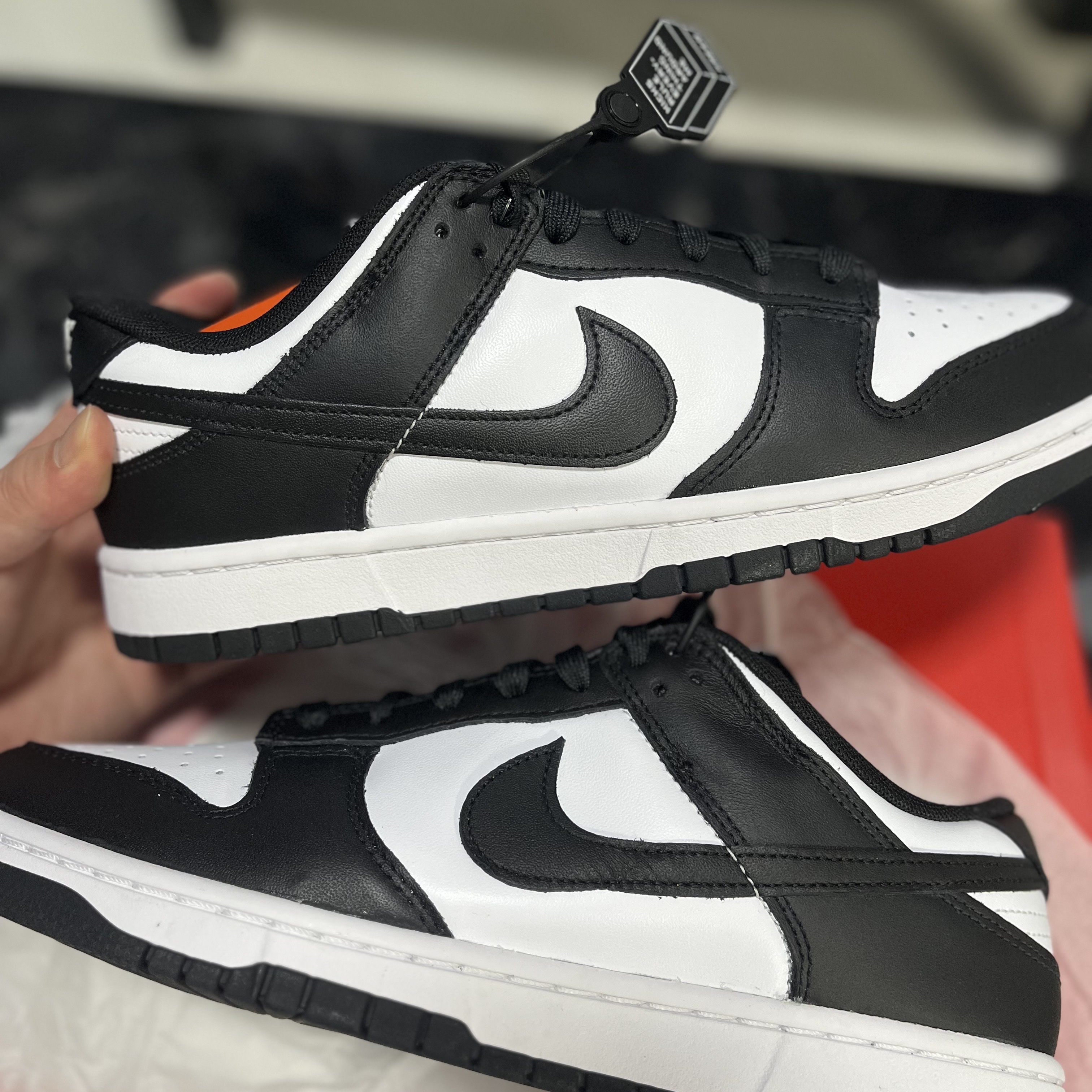 Nike Dunk Low Retro Black 착용 스타일 - 2
