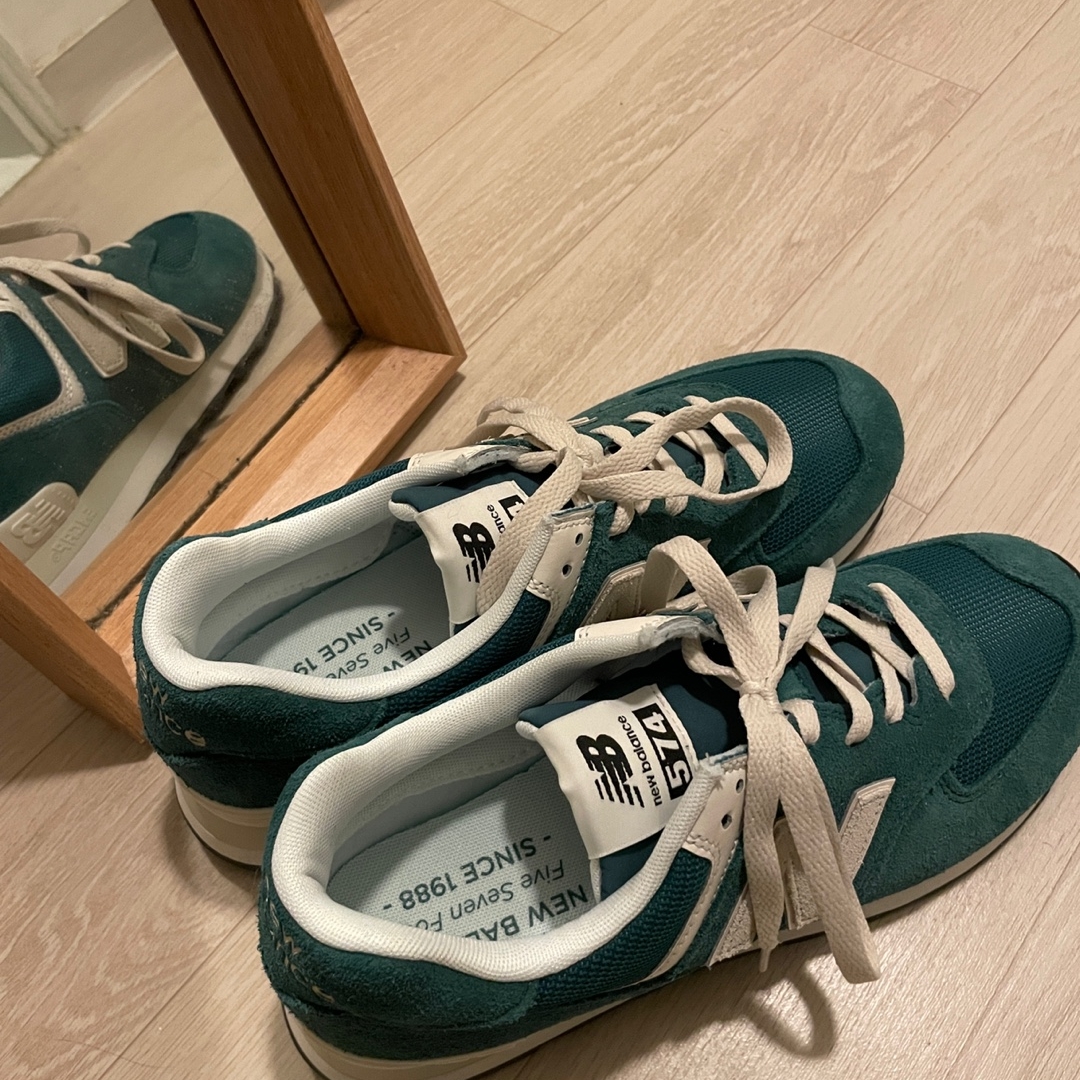 New Balance 574 Classics Reimagined Green 착용 스타일
