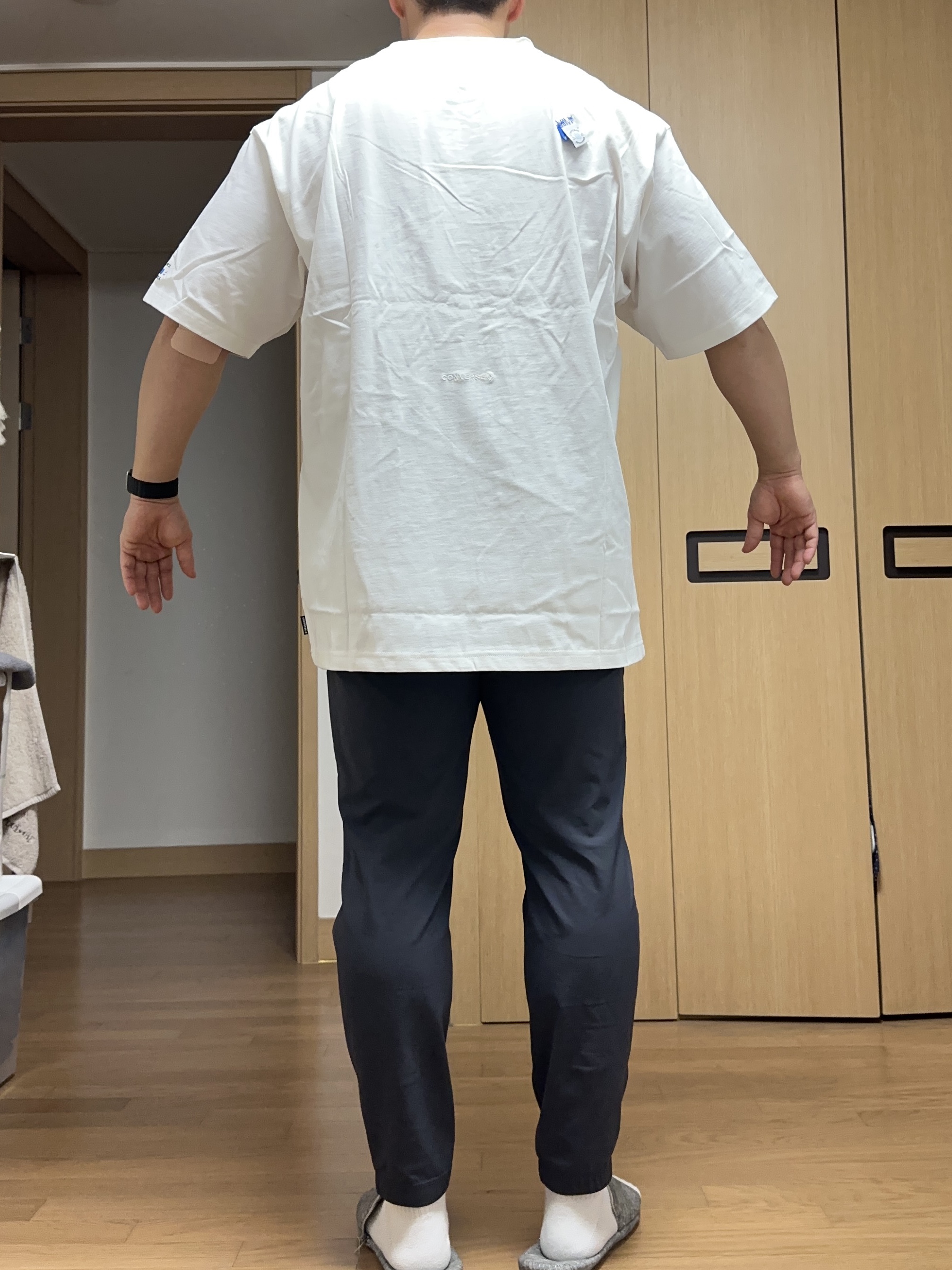 Converse x Ader Error Shapes T-Shirt Cloud Dancer 착용 스타일 - 3