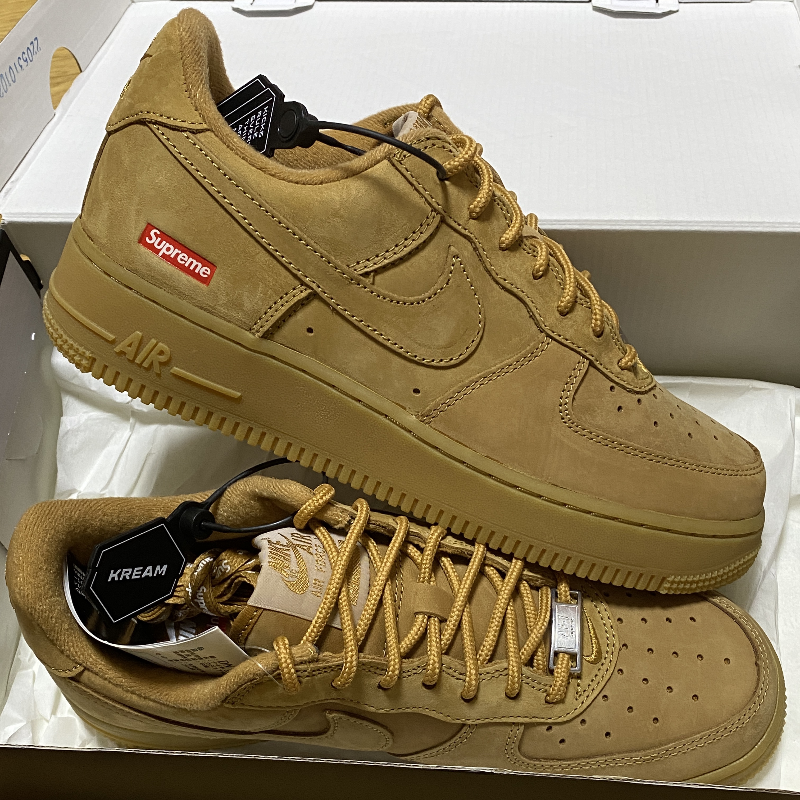 Nike x Supreme Air Force 1 Low Flax 착용 스타일