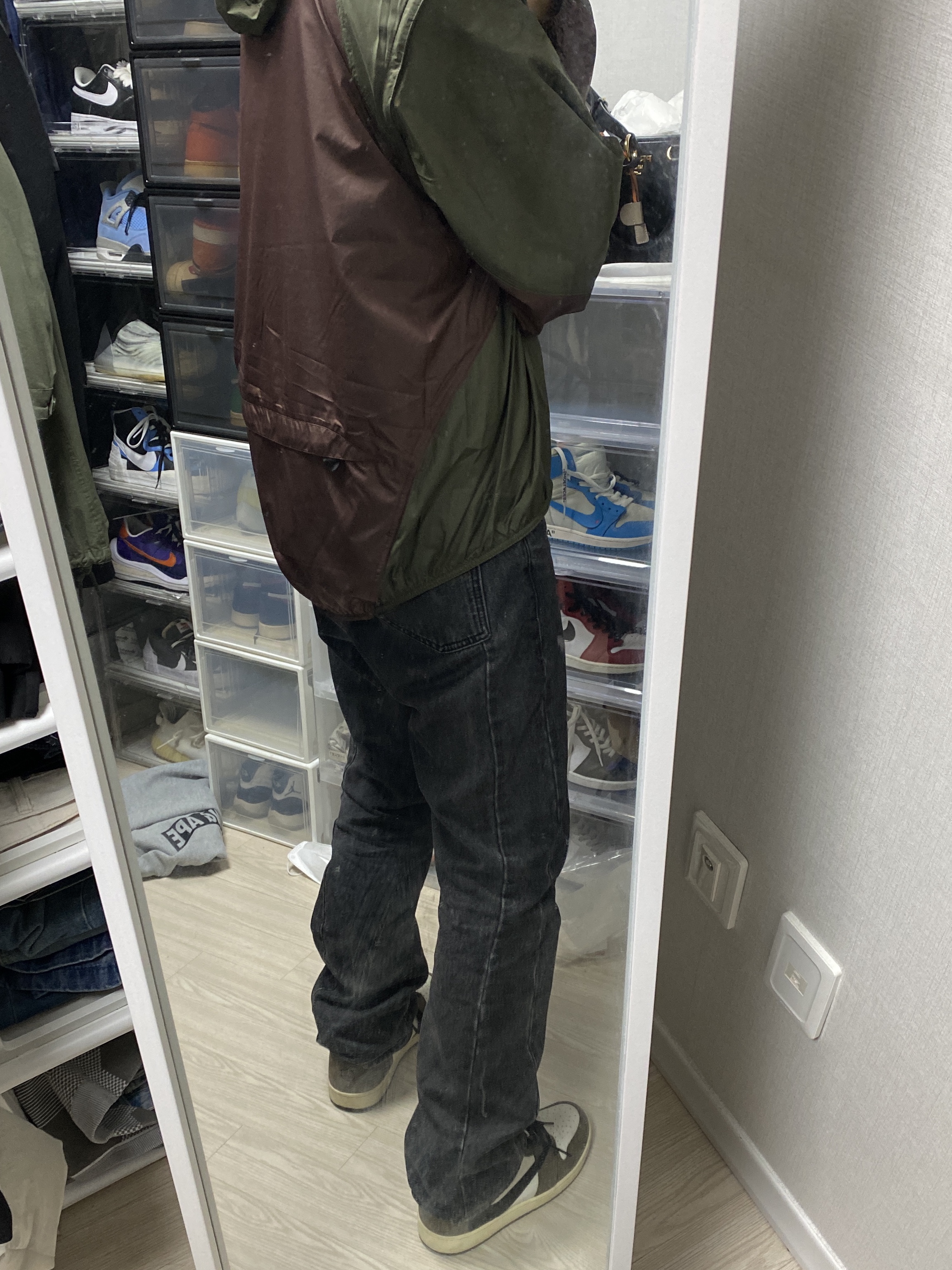 Nike ACG Oregon Series Reissue Micro Shell Jacket Cargo Khaki - Asia, Jordan 1 x Travis Scott Retro High OG SP Mocha 착용 스타일 - 2