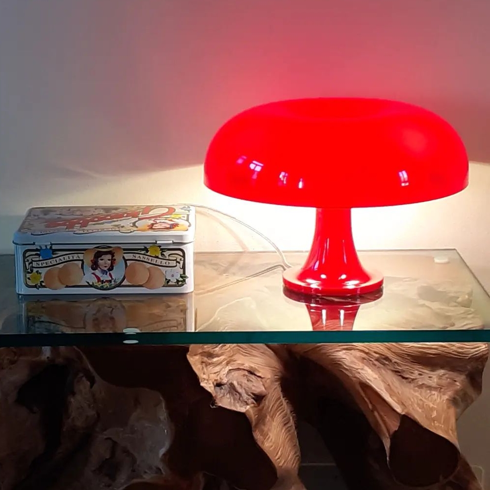 Artemide Nessino Red 착용 스타일