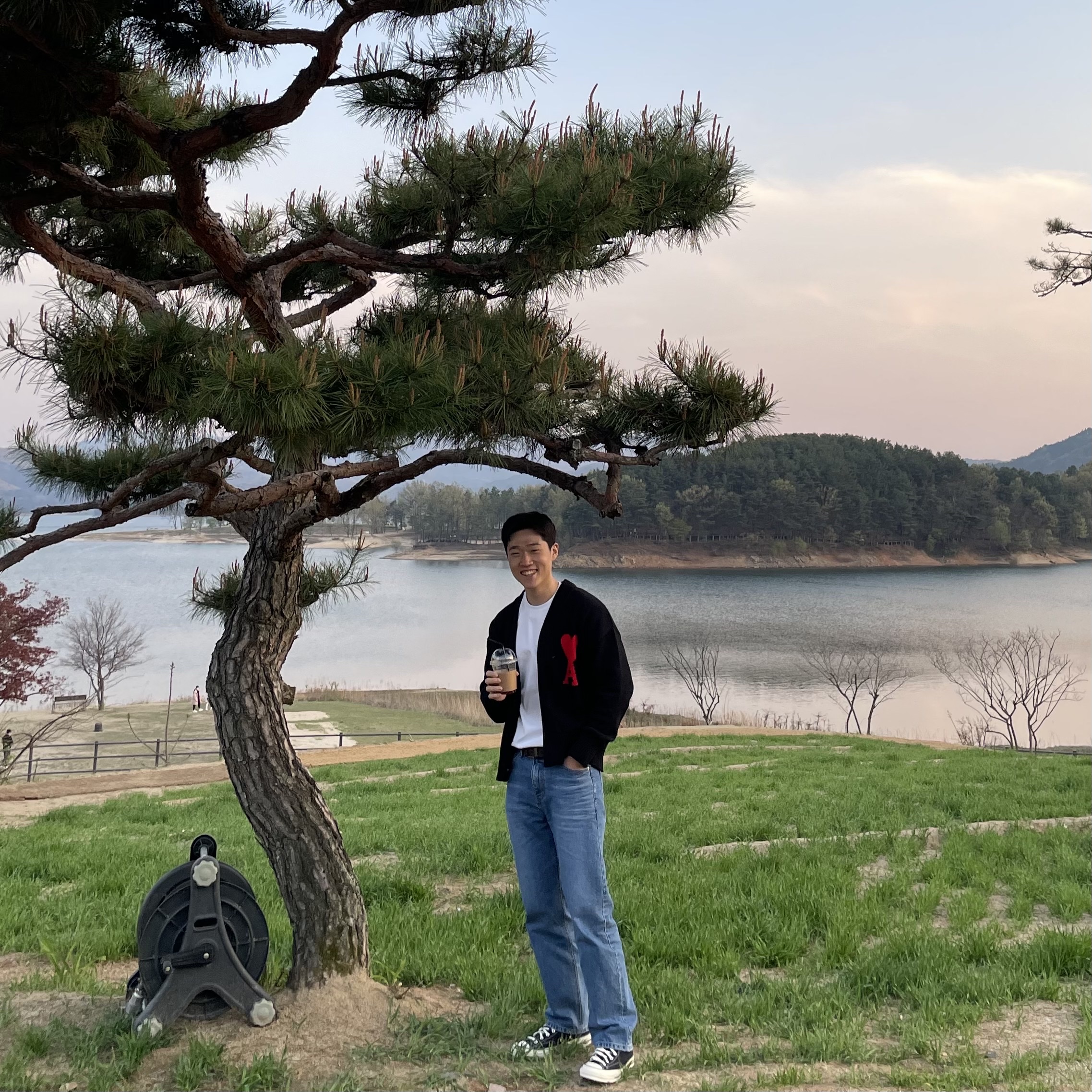 AMI de Coeur Oversize Cardigan Black - 22SS, Converse Chuck 70 Hi Black 착용 스타일