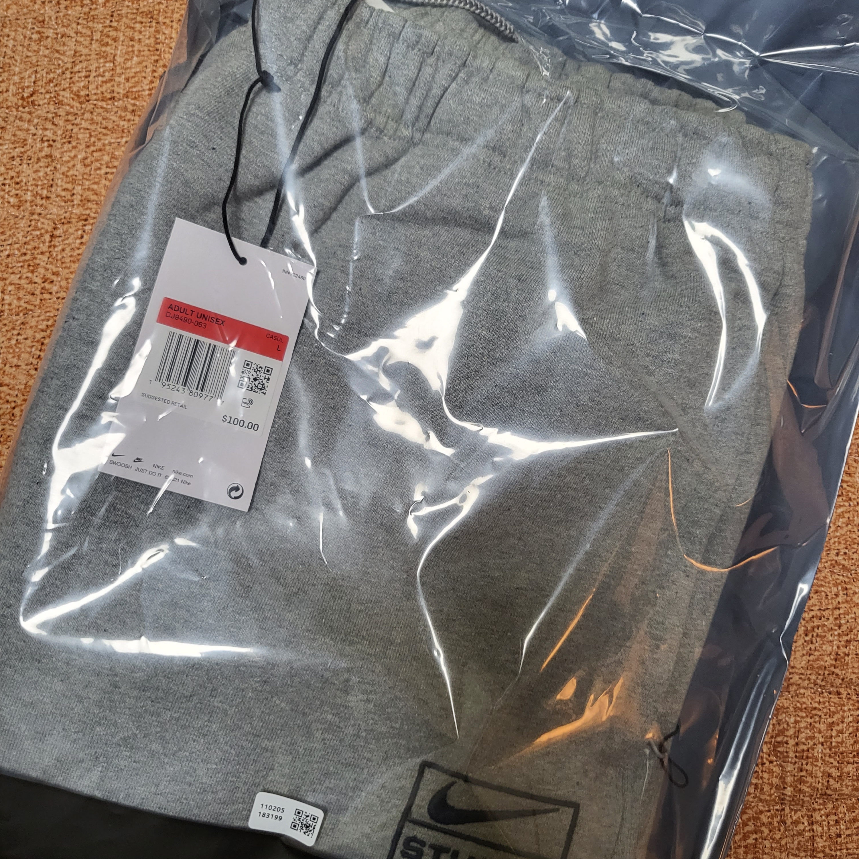 Nike x Stussy NRG RA Fleece Pants Dark Grey Heather (DJ9490-063) 착용 스타일