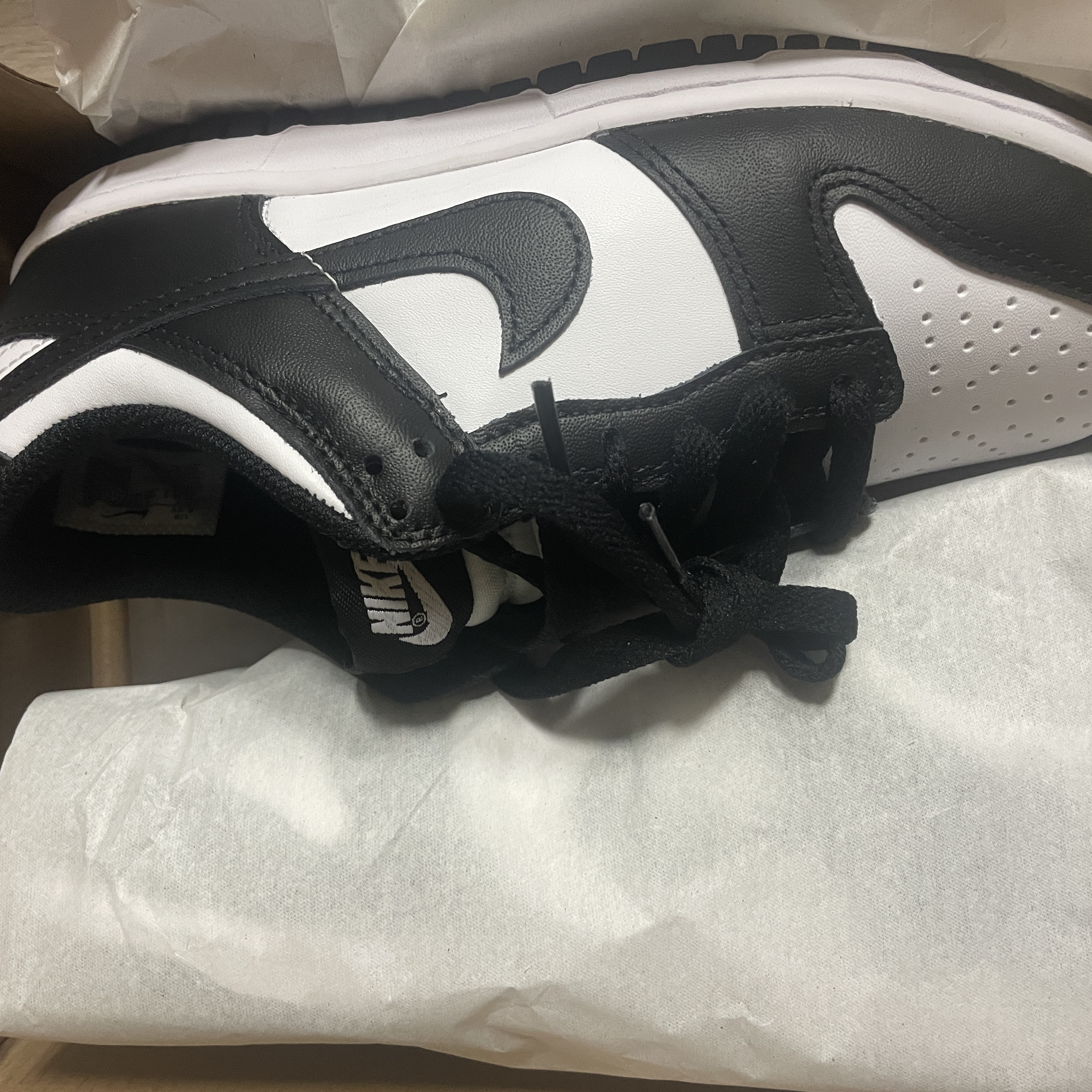 (GS) Nike Dunk Low Black 착용 스타일