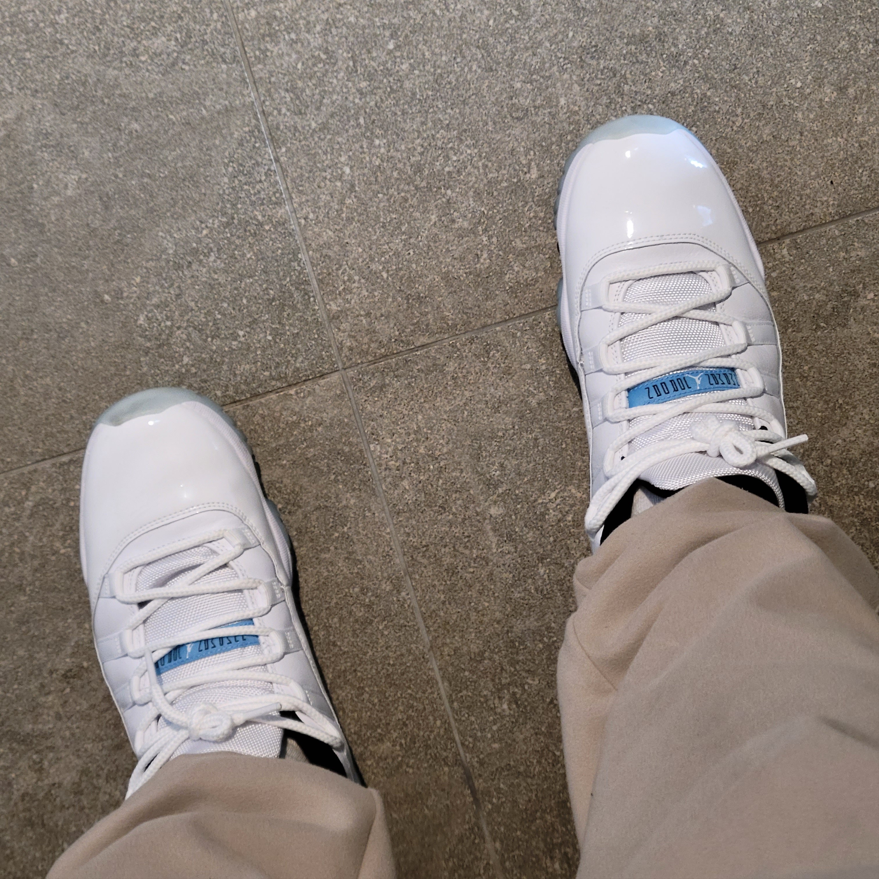 Jordan 11 Retro Low Legend Blue 착용 스타일