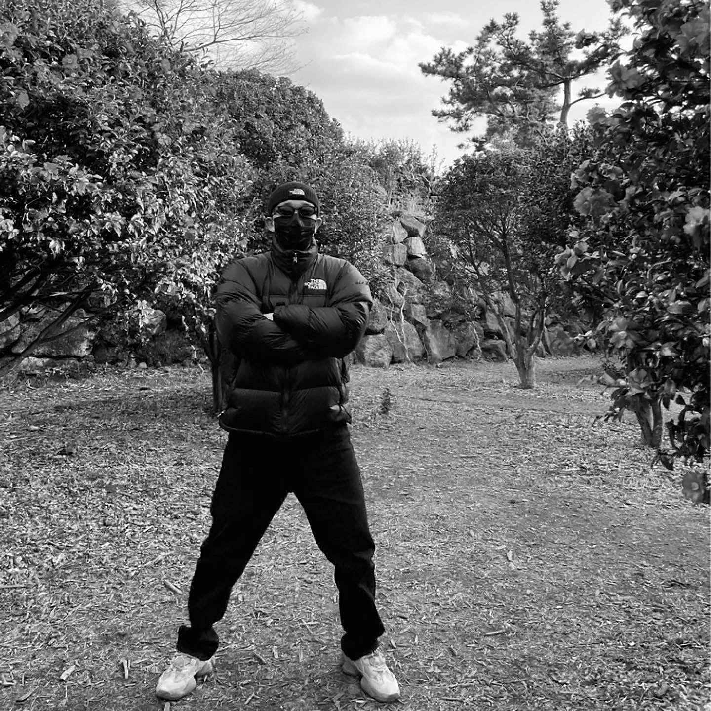 The North Face 1996 Retro Nuptse Jacket Black, Adidas Yeezy 500 Ash Grey 착용 스타일 - 3