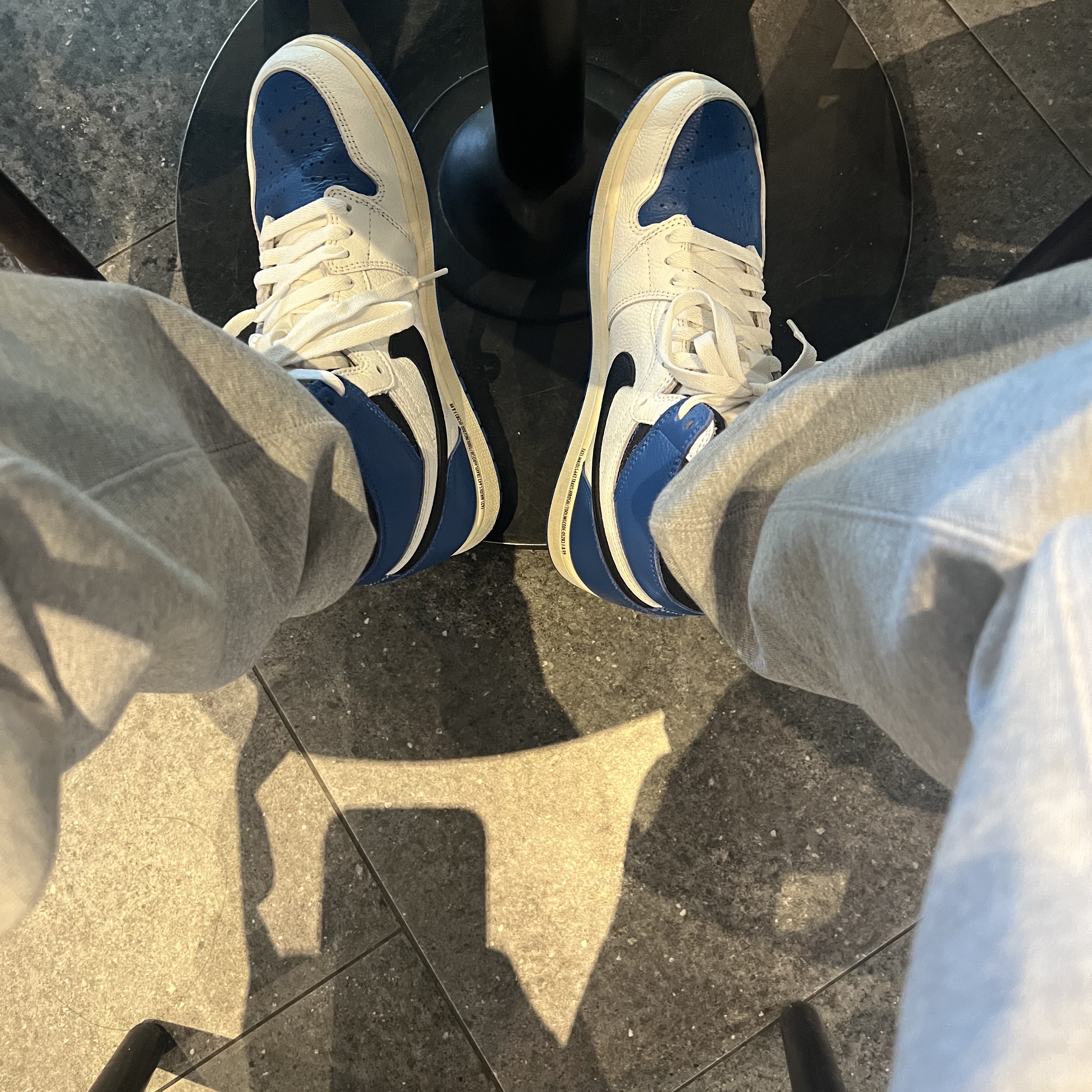 Jordan 1 x Travis Scott x Fragment Retro High OG SP Military Blue, Jordan 1 x Travis Scott Retro High OG SP Mocha 착용 스타일 - 1