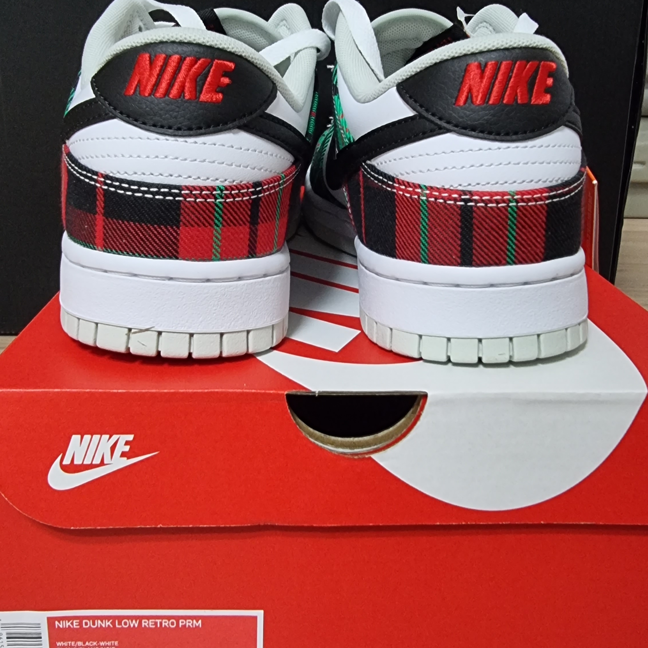 Nike Dunk Low Retro PRM White and Black 착용 스타일 - 3