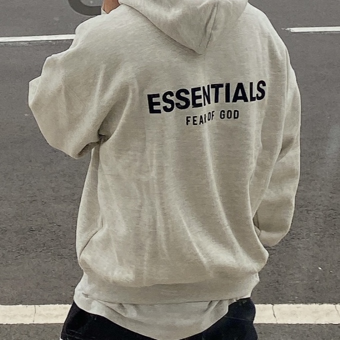 Essentials The Core Collection Hoodie Light Oatmeal 착용 스타일