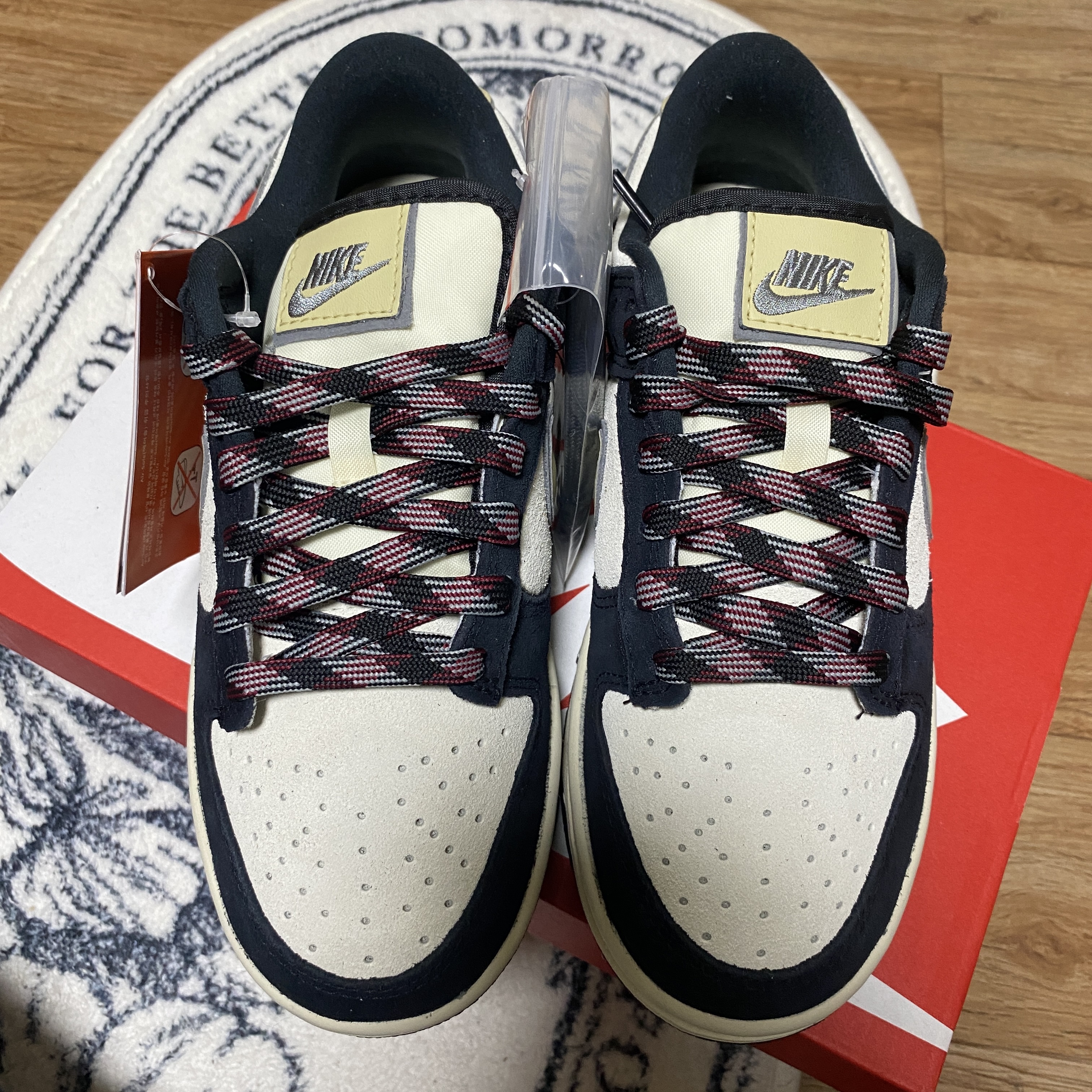 (W) Nike Dunk Low LX Black Suede 착용 스타일 - 3