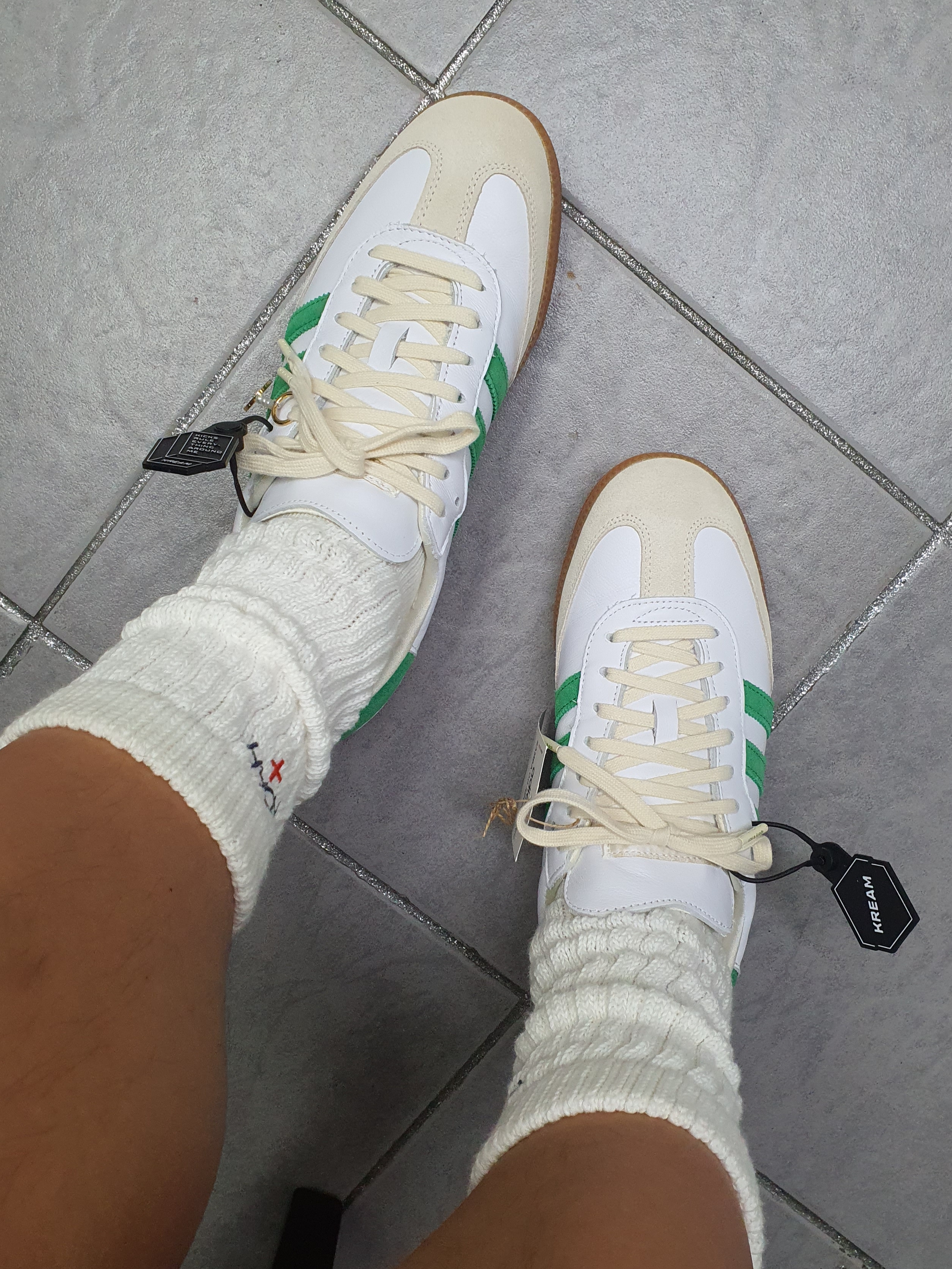 Adidas x Sporty & Rich Samba OG Cloud White Green 착용 스타일 - 1