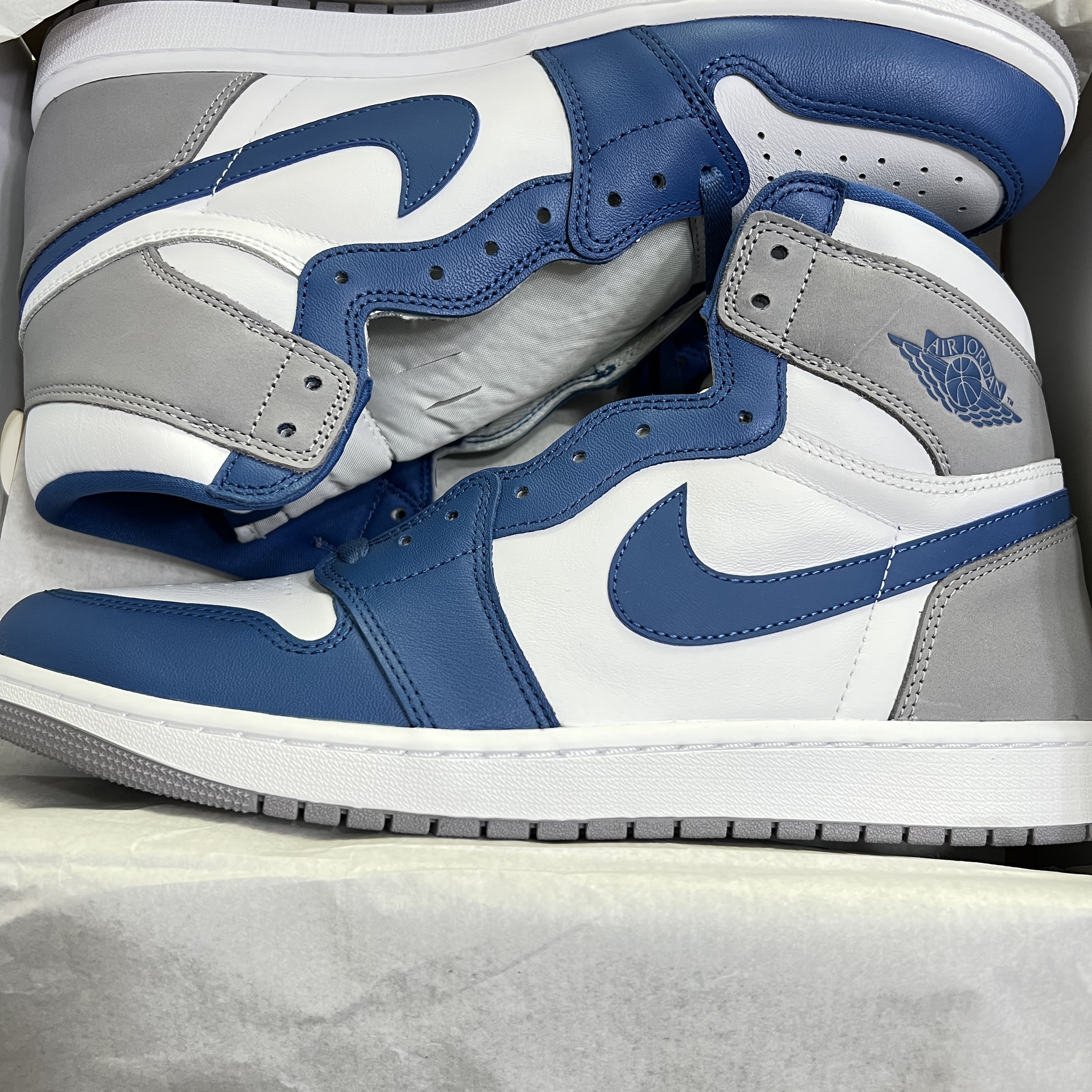 Jordan 1 Retro High OG True Blue 착용 스타일 - 2