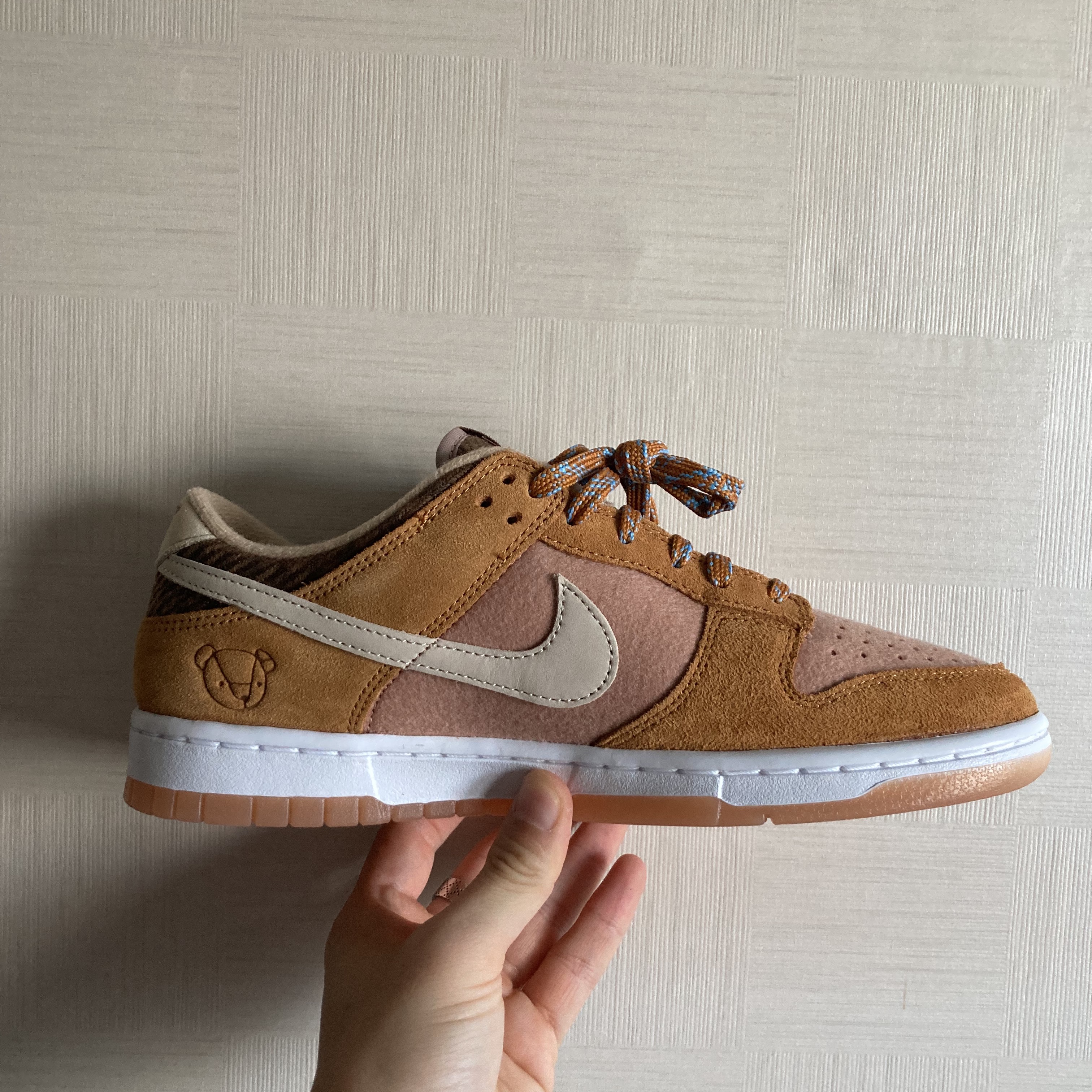 Nike Dunk Low SE Praline Desert Ochre 착용 스타일 - 1