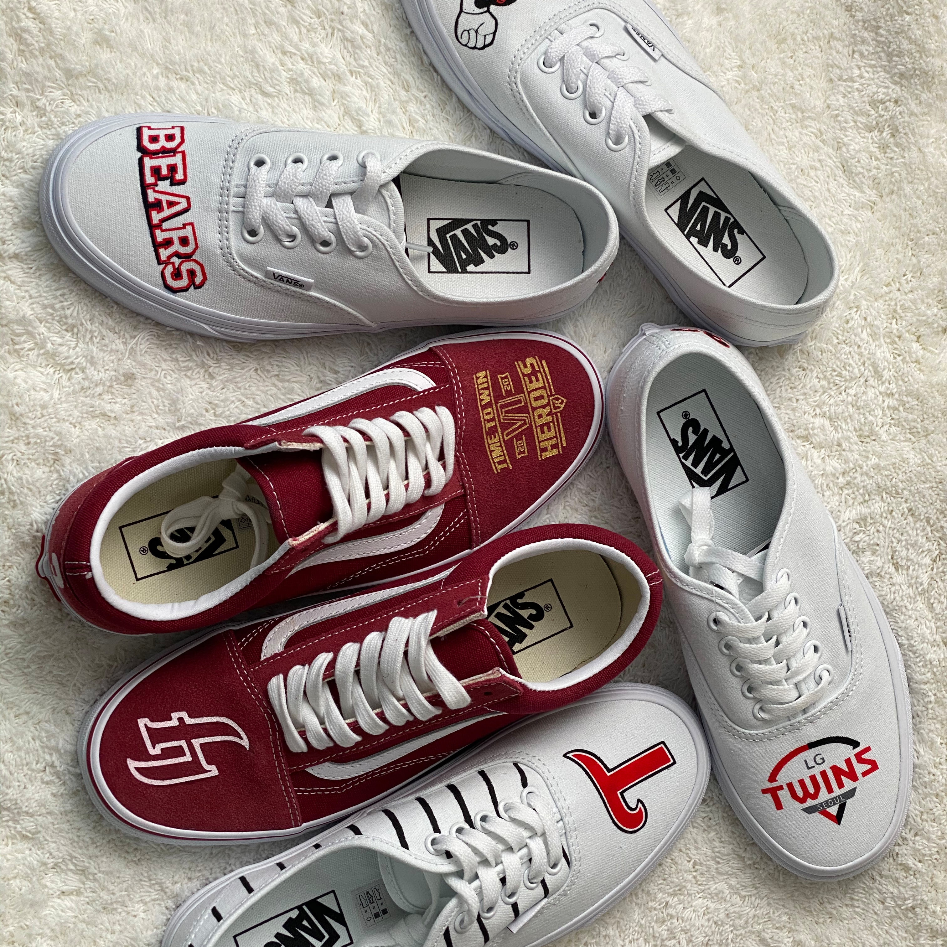 Vans Vault OG Authentic LX Black, Vans Vault OG Authentic LX Red 착용 스타일 - 1