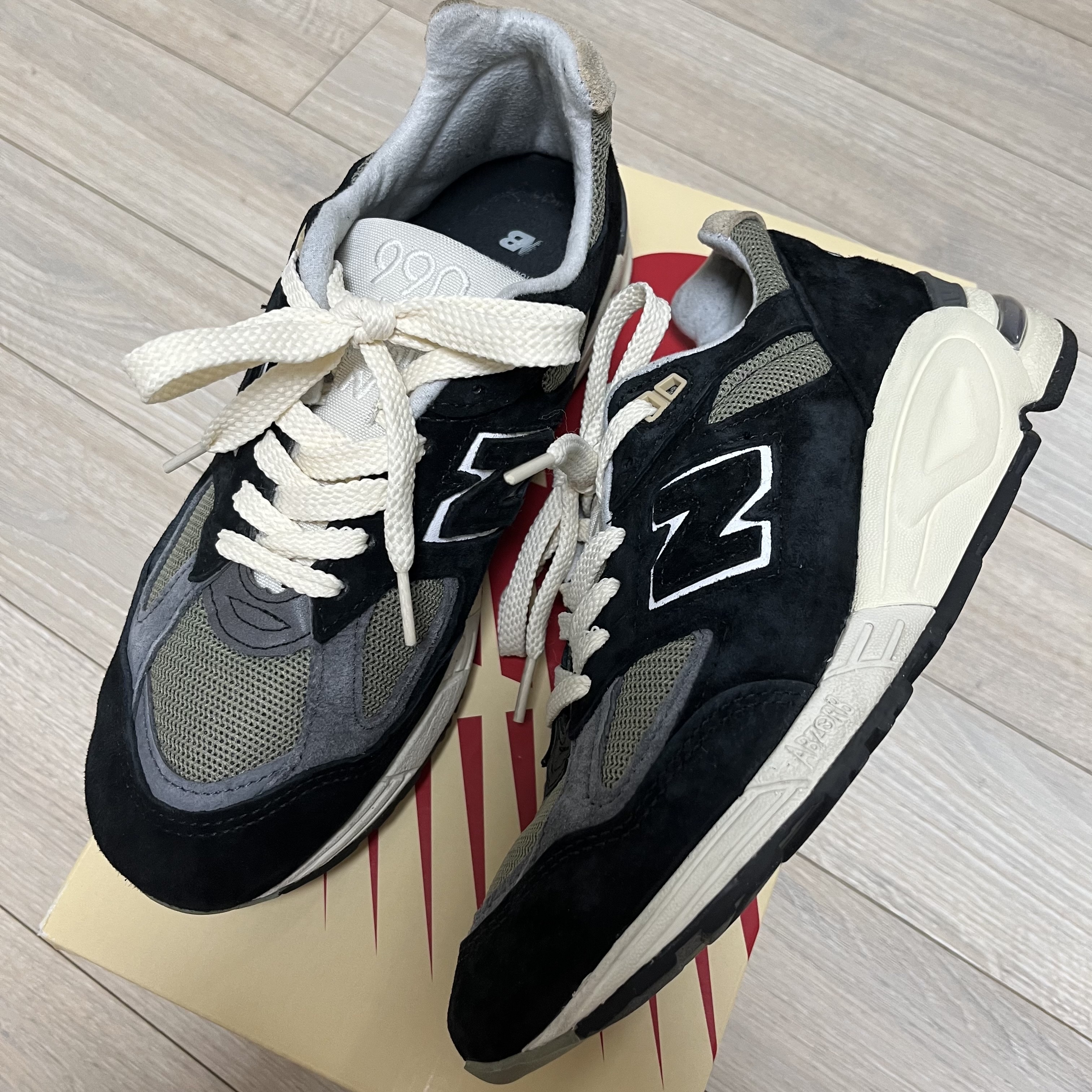 New Balance 990v2 Made in USA Black True camo 착용 스타일 - 1