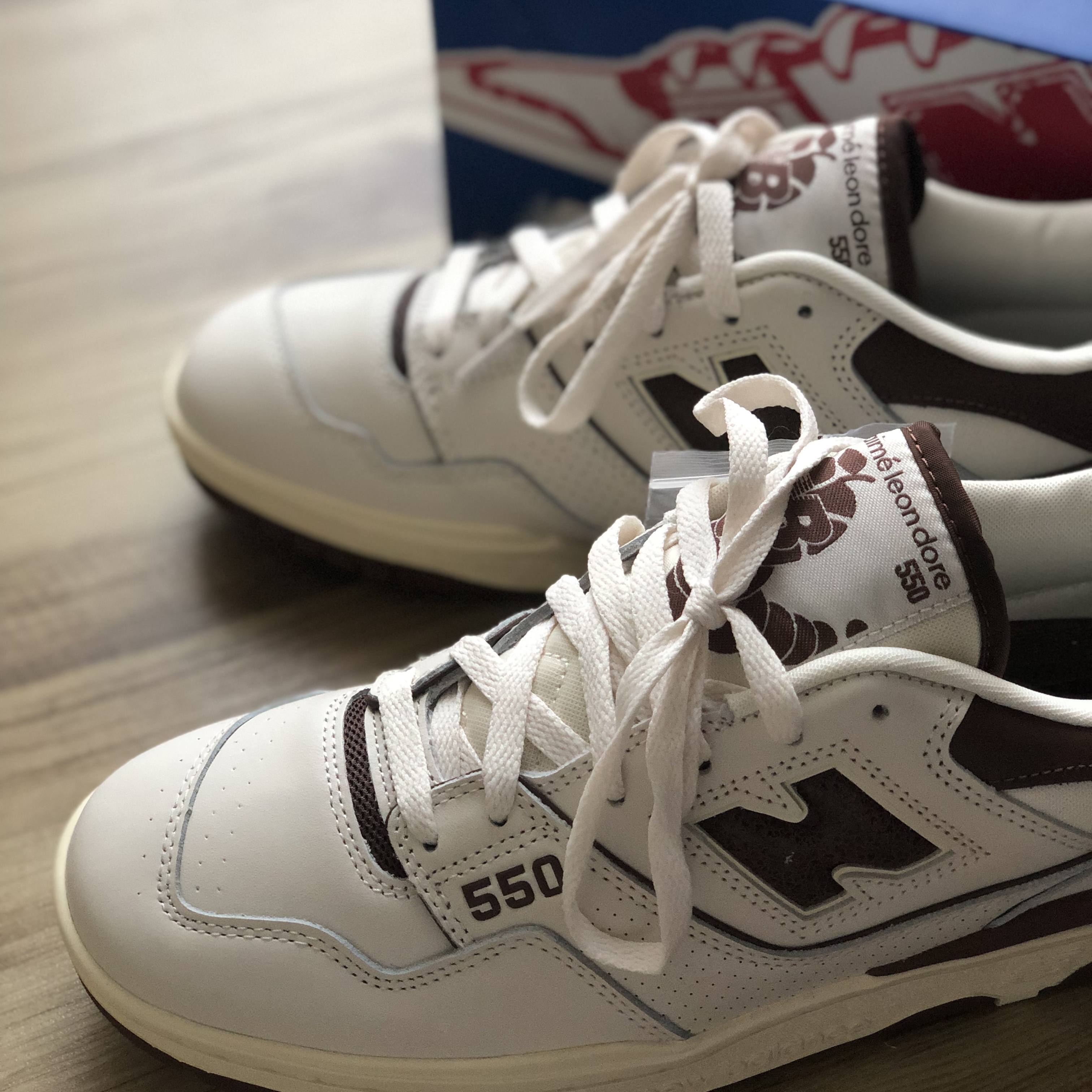 New Balance x Aime Leon Dore 550 Brown 착용 스타일 - 2