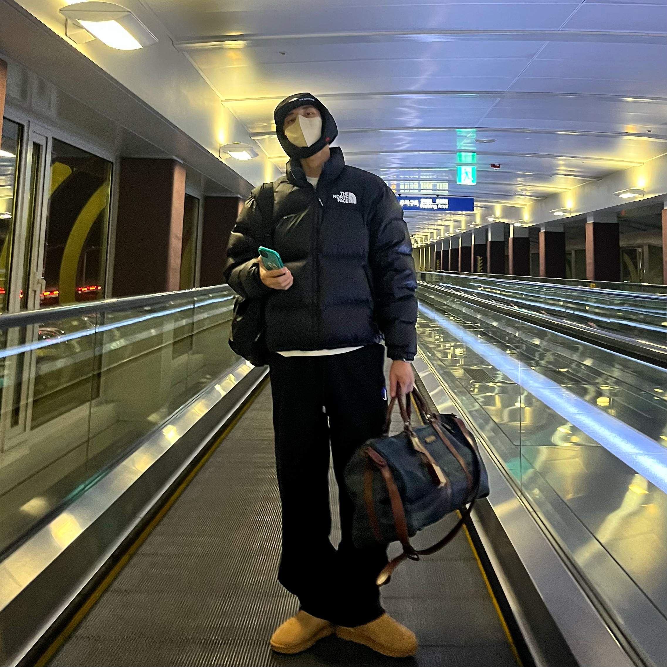 The North Face 1996 Eco Nuptse Jacket Black, The North Face Gore-Tex Earmuff Cap Black 착용 스타일