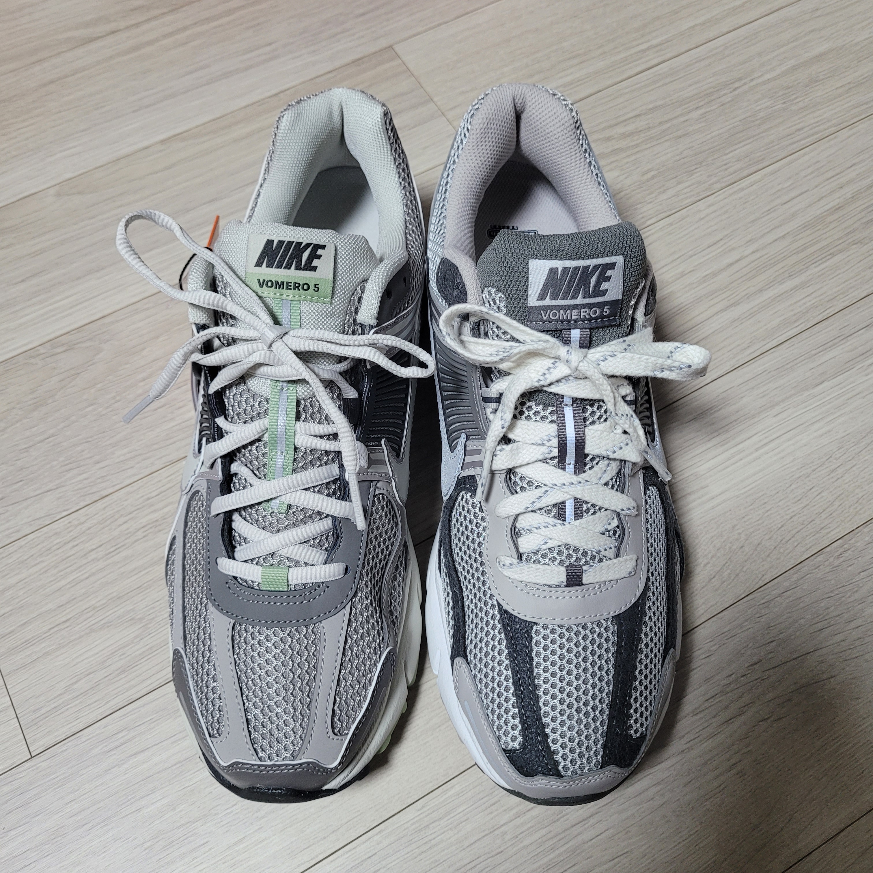 Nike Zoom Vomero 5 PRM Light Iron Ore and Flat Fewter, (W) Nike Zoom Vomero 5 Cobblestone and Flat Pewter 착용 스타일 - 2