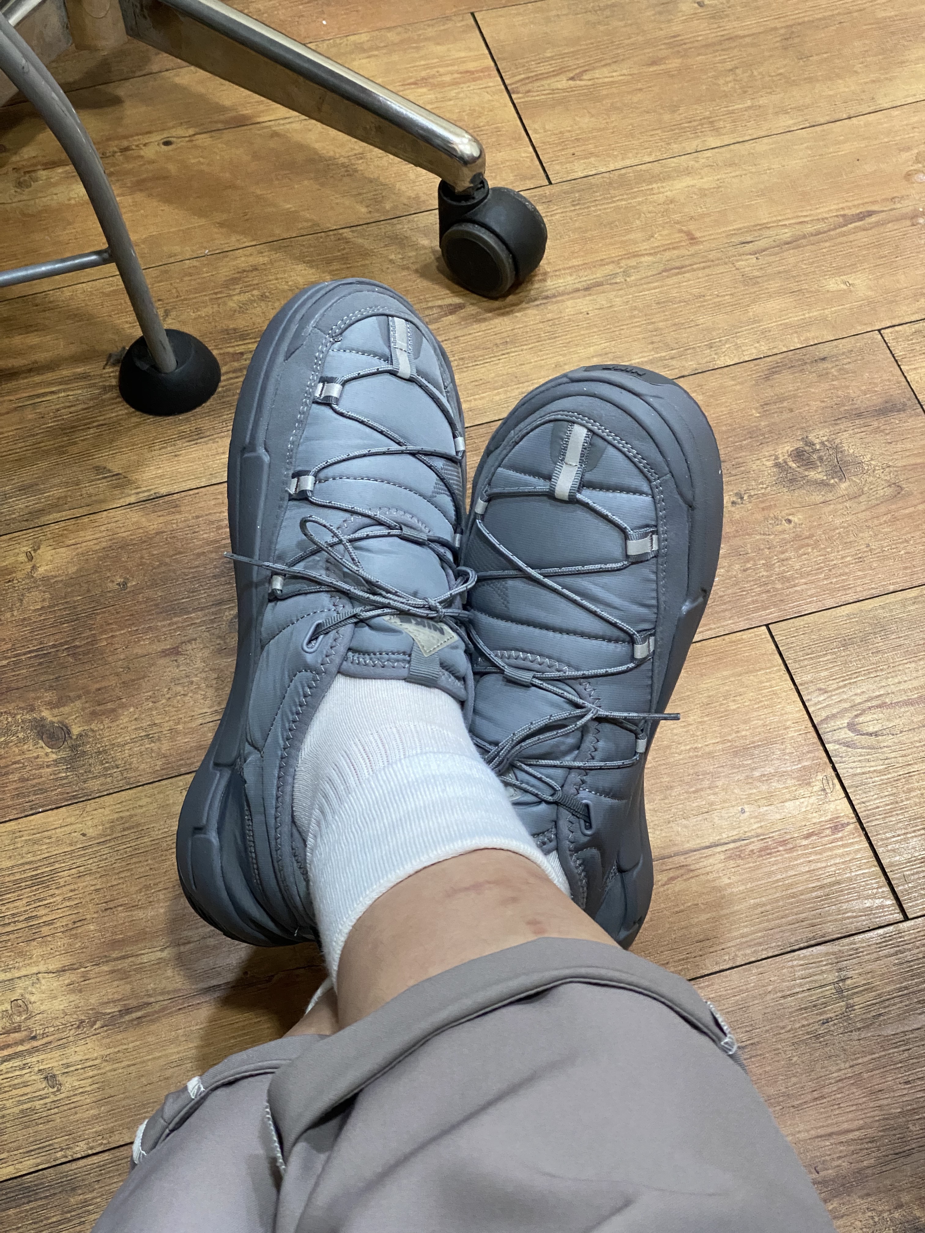 Nike Offline Pack Cool Grey 착용 스타일