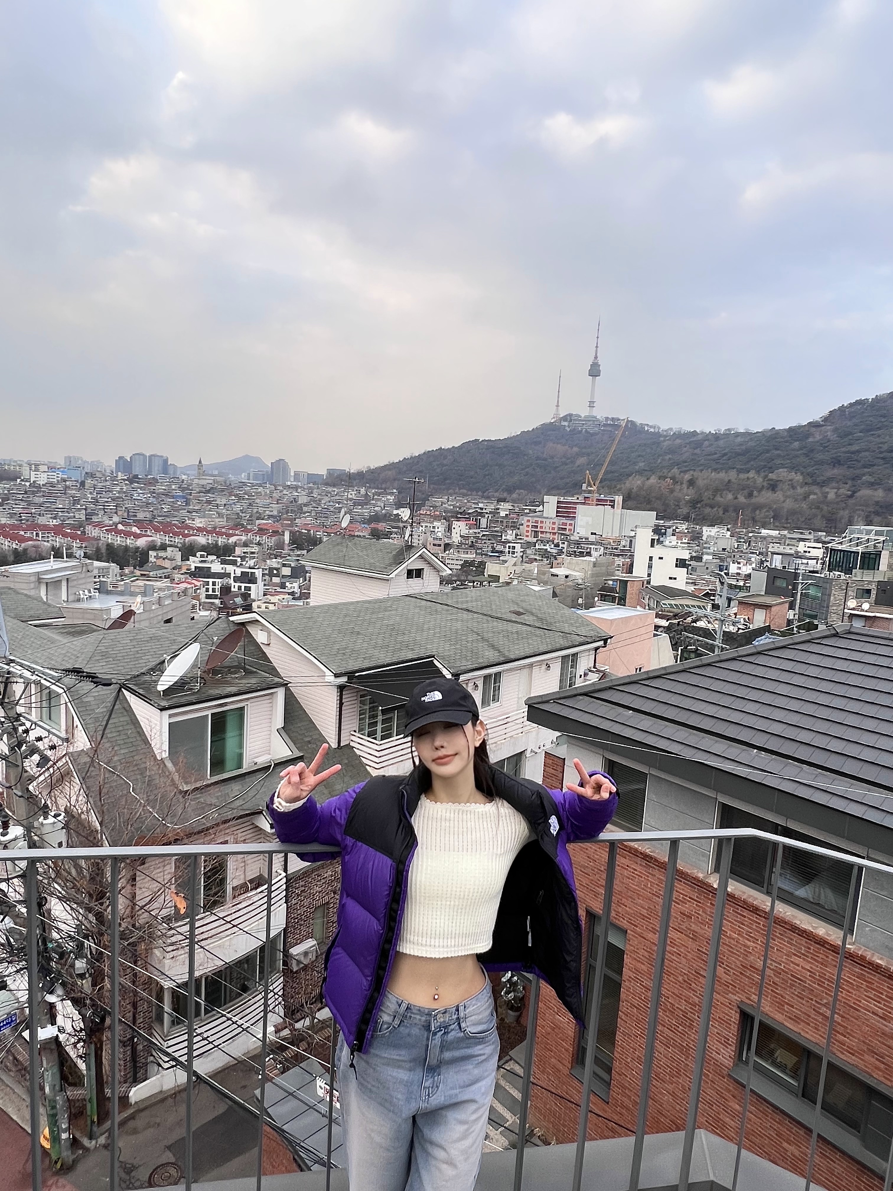 The North Face 1996 Eco Nuptse Jacket Purple 착용 스타일 - 2