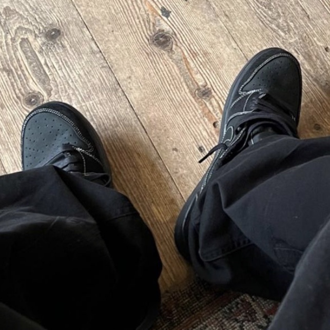 Jordan 1 x Travis Scott Retro Low OG SP Black Phantom 착용 스타일