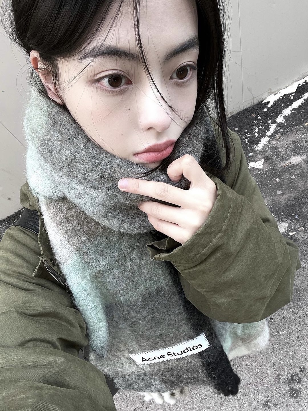 Acne Studios Mohair Check Muffler Grey Green Black 착용 스타일 - 2
