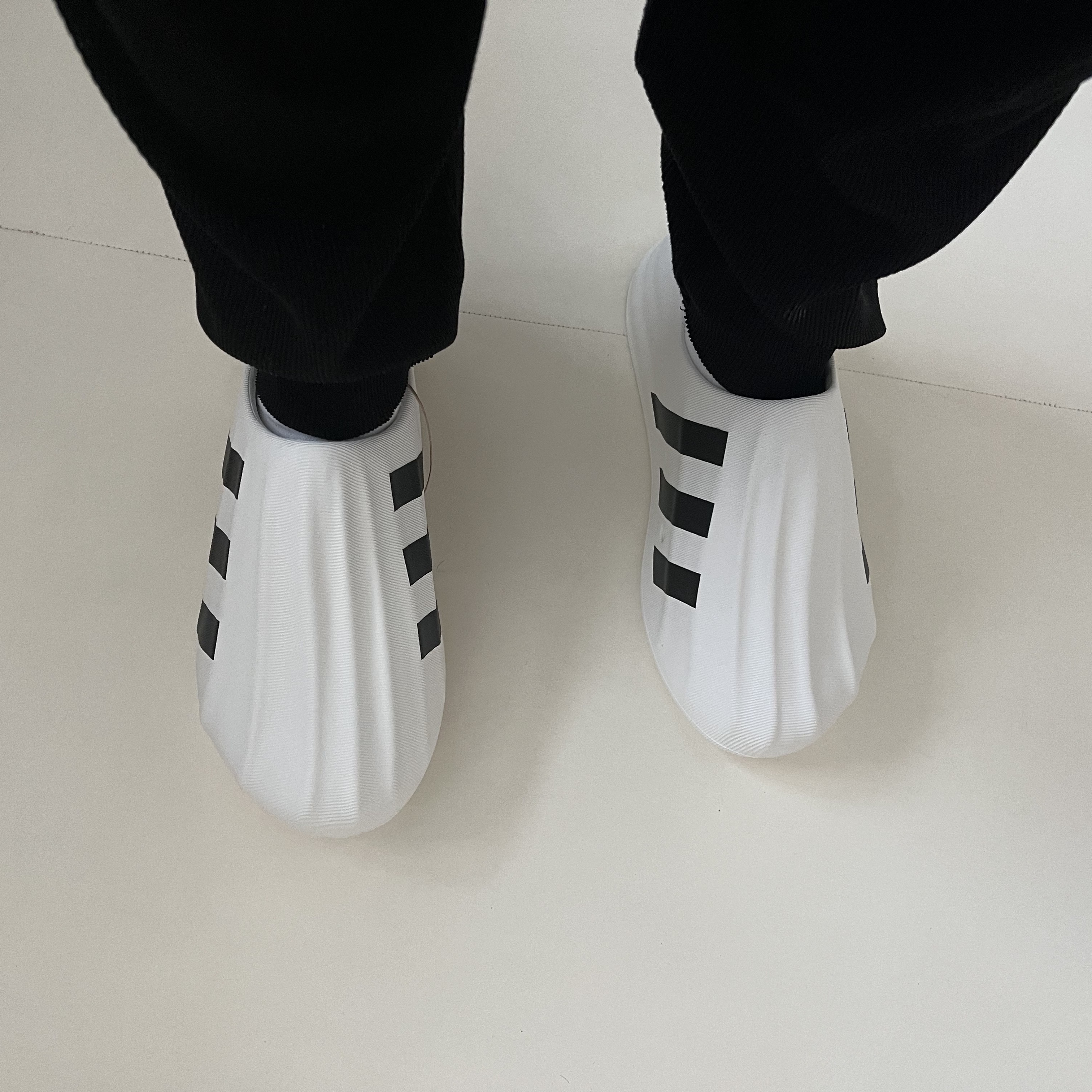 Adidas Adifom Superstar Core White 착용 스타일