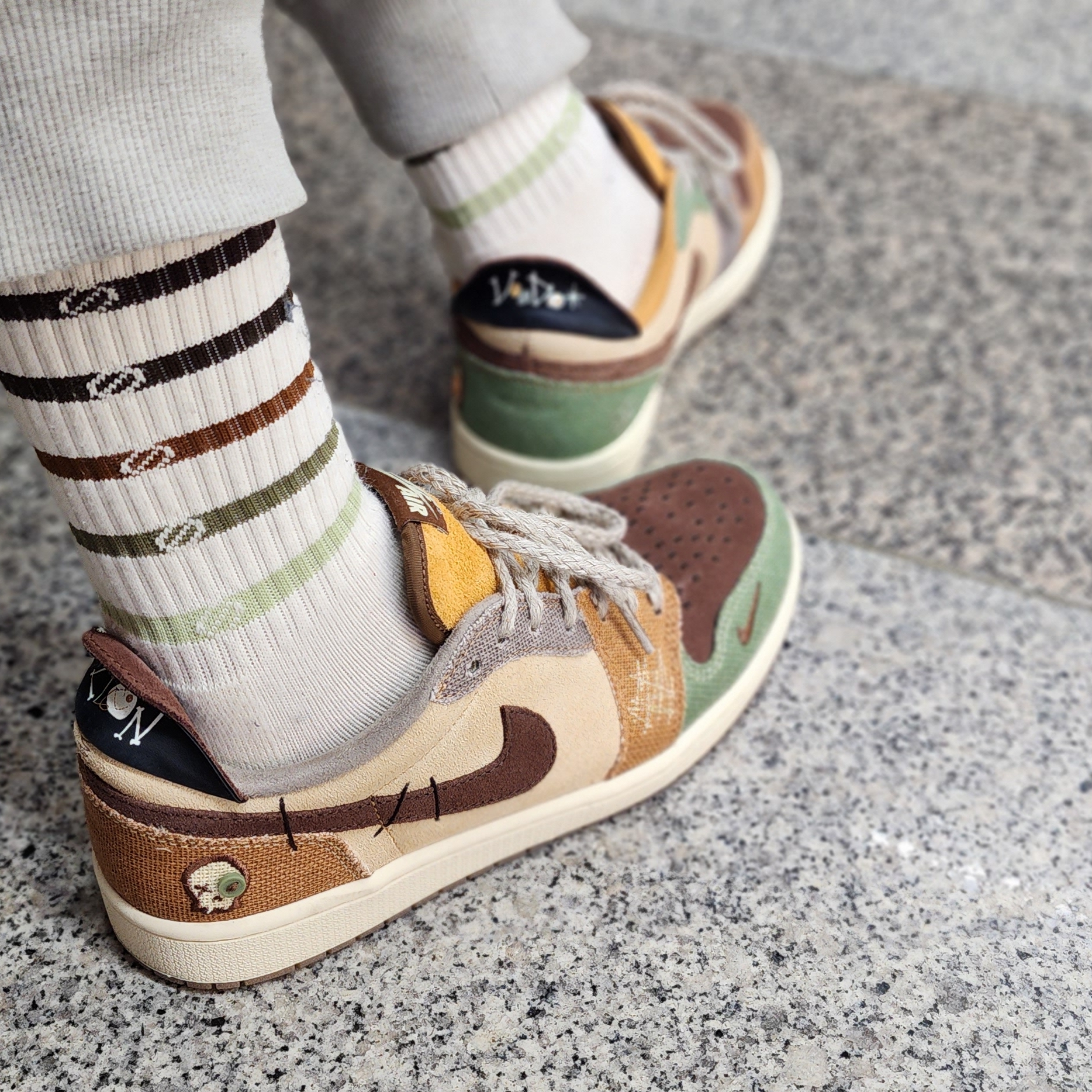 Jordan 1 x Zion Williamson Retro Low OG Flax and Oil Green 착용 스타일 - 1