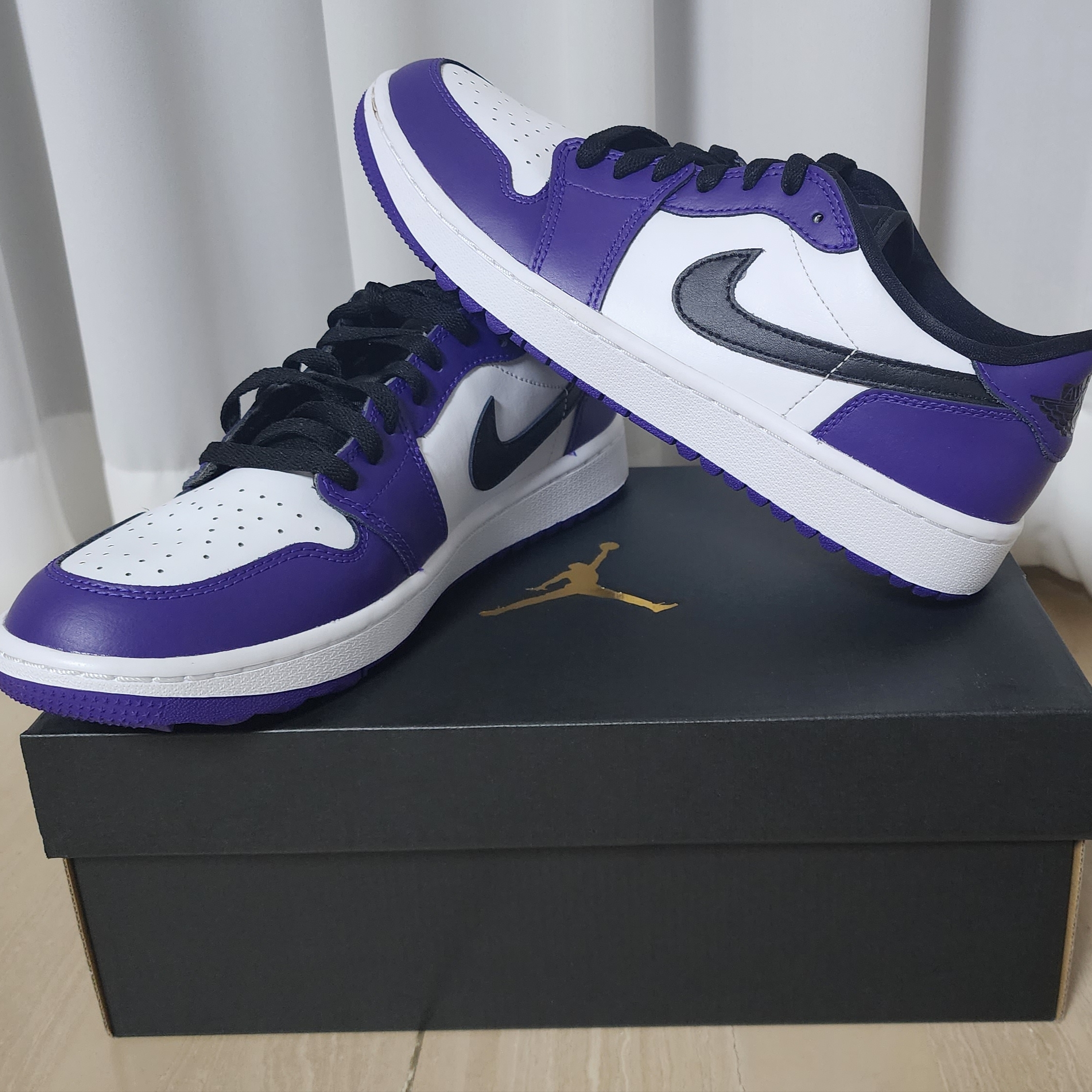 Jordan 1 Low Golf Court Purple 착용 스타일 - 4