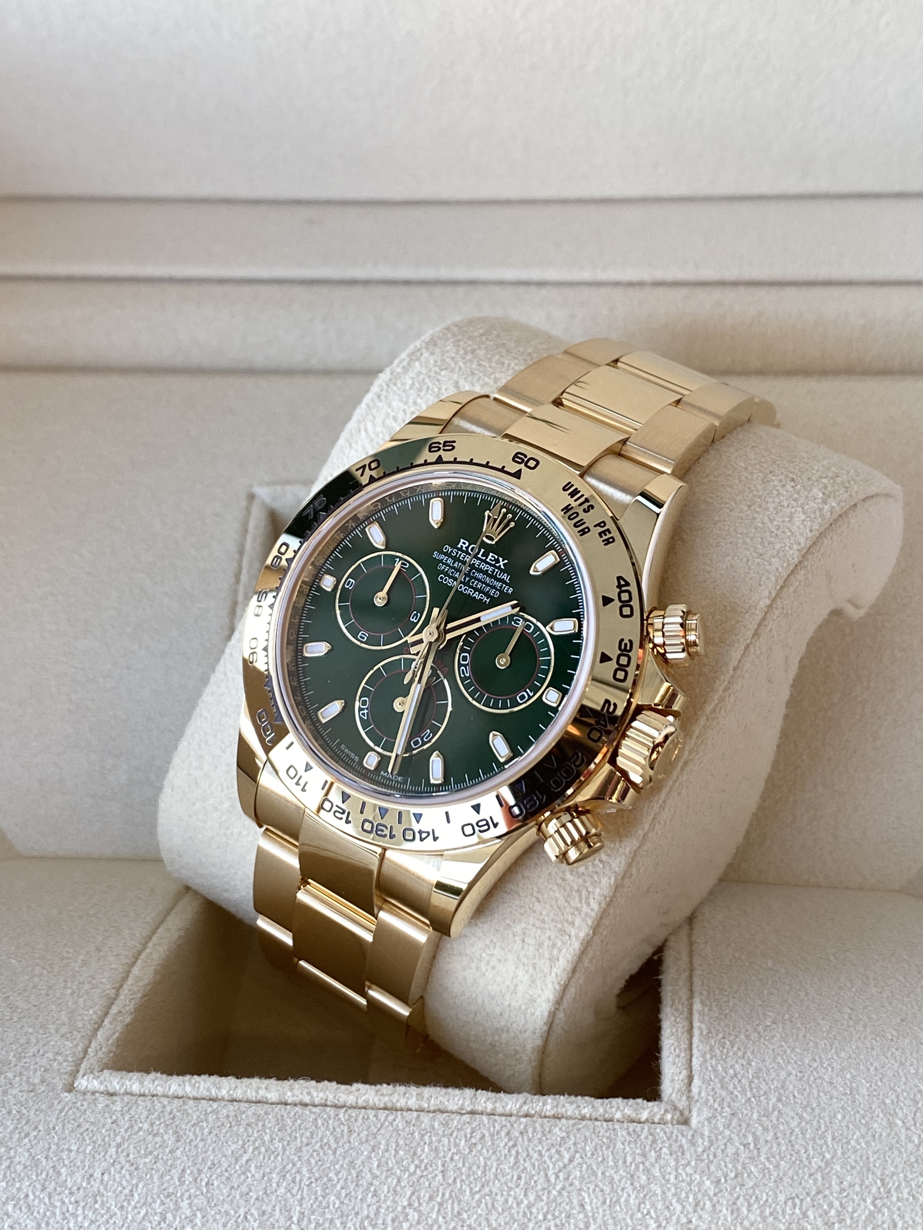 Rolex Cosmograph Daytona 40mm 116508 Bright Green Oyster 착용 스타일 - 3