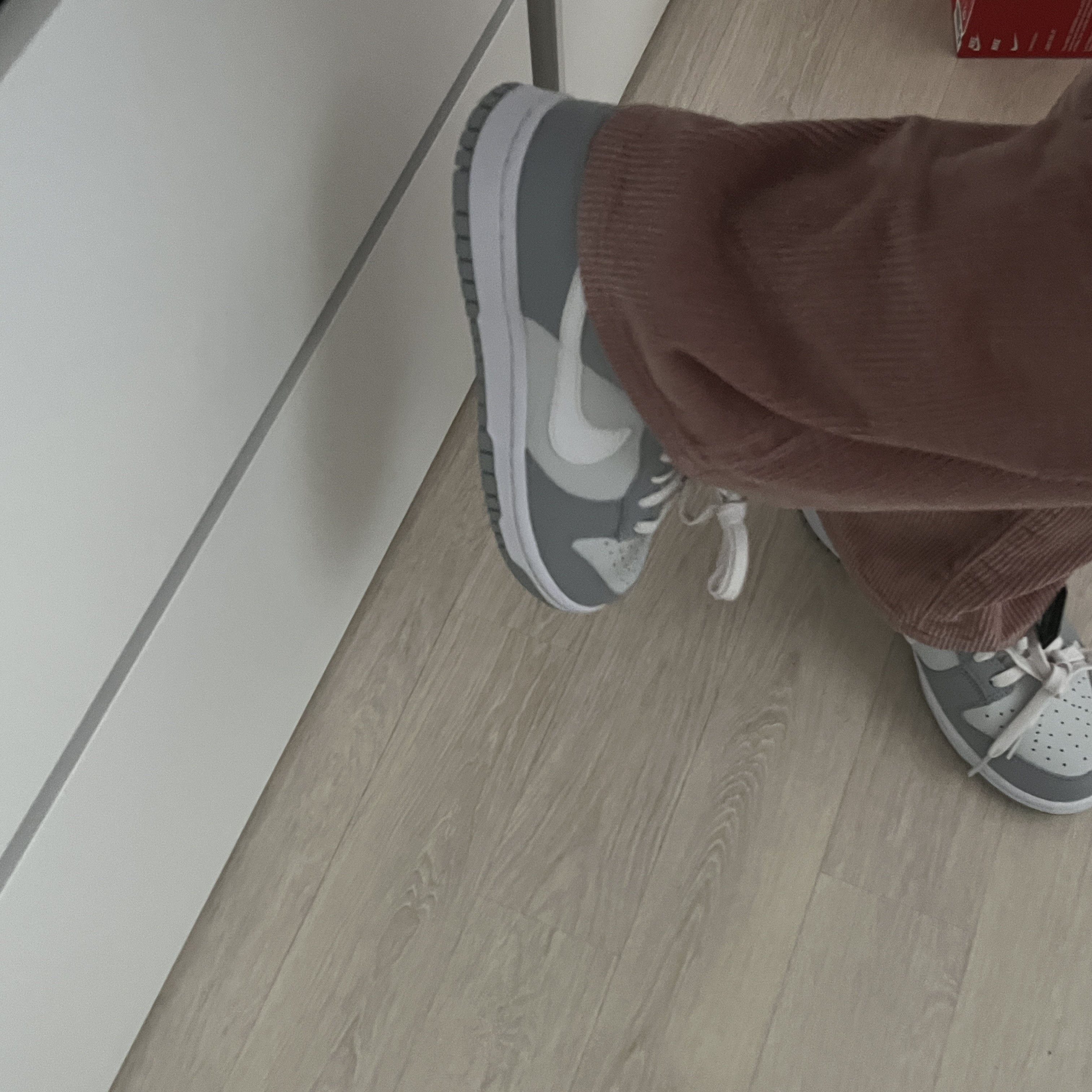 Nike Dunk Low Retro Wolf Grey 착용 스타일 - 2