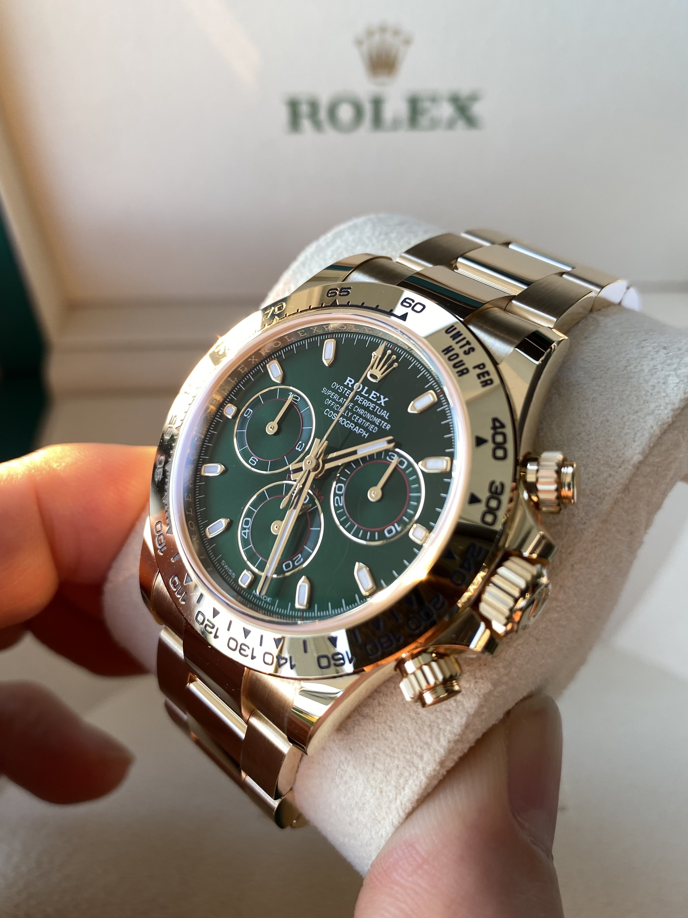 Rolex Cosmograph Daytona 40mm 116508 Bright Green Oyster 착용 스타일 - 2