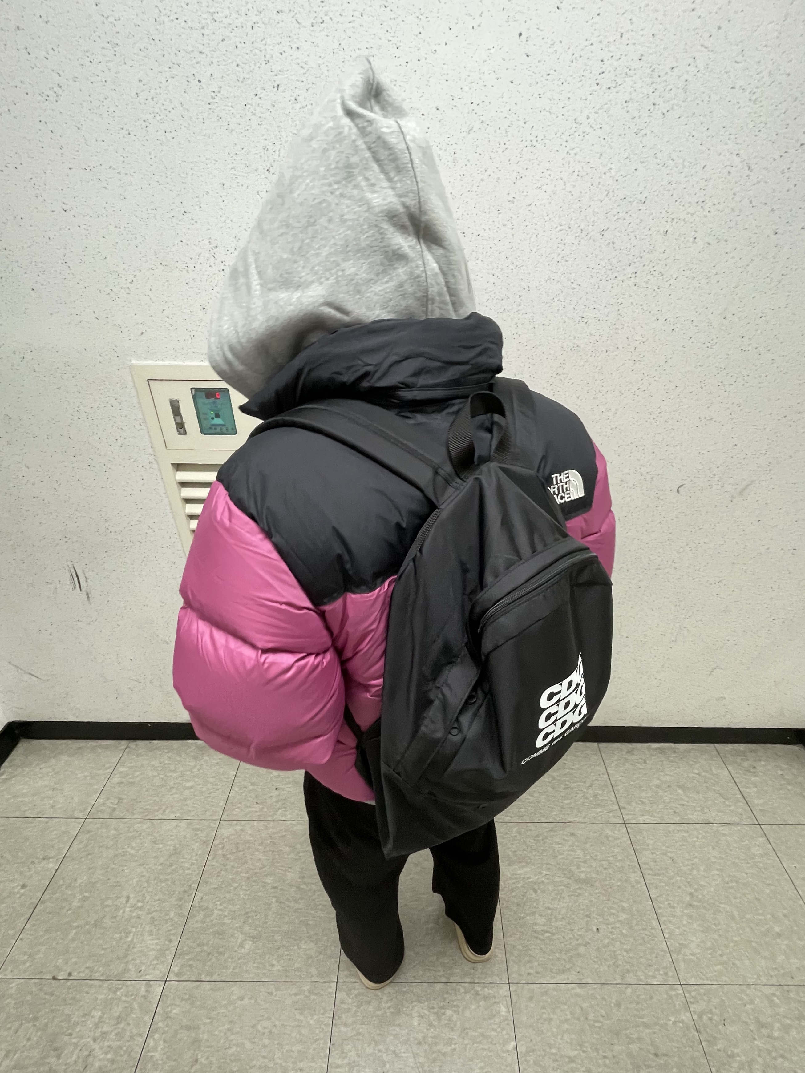 Nike NRG Solo Swoosh Full Zip Hoodie Dark Grey Heather - Asia, CDG Backpack Black 착용 스타일 - 1