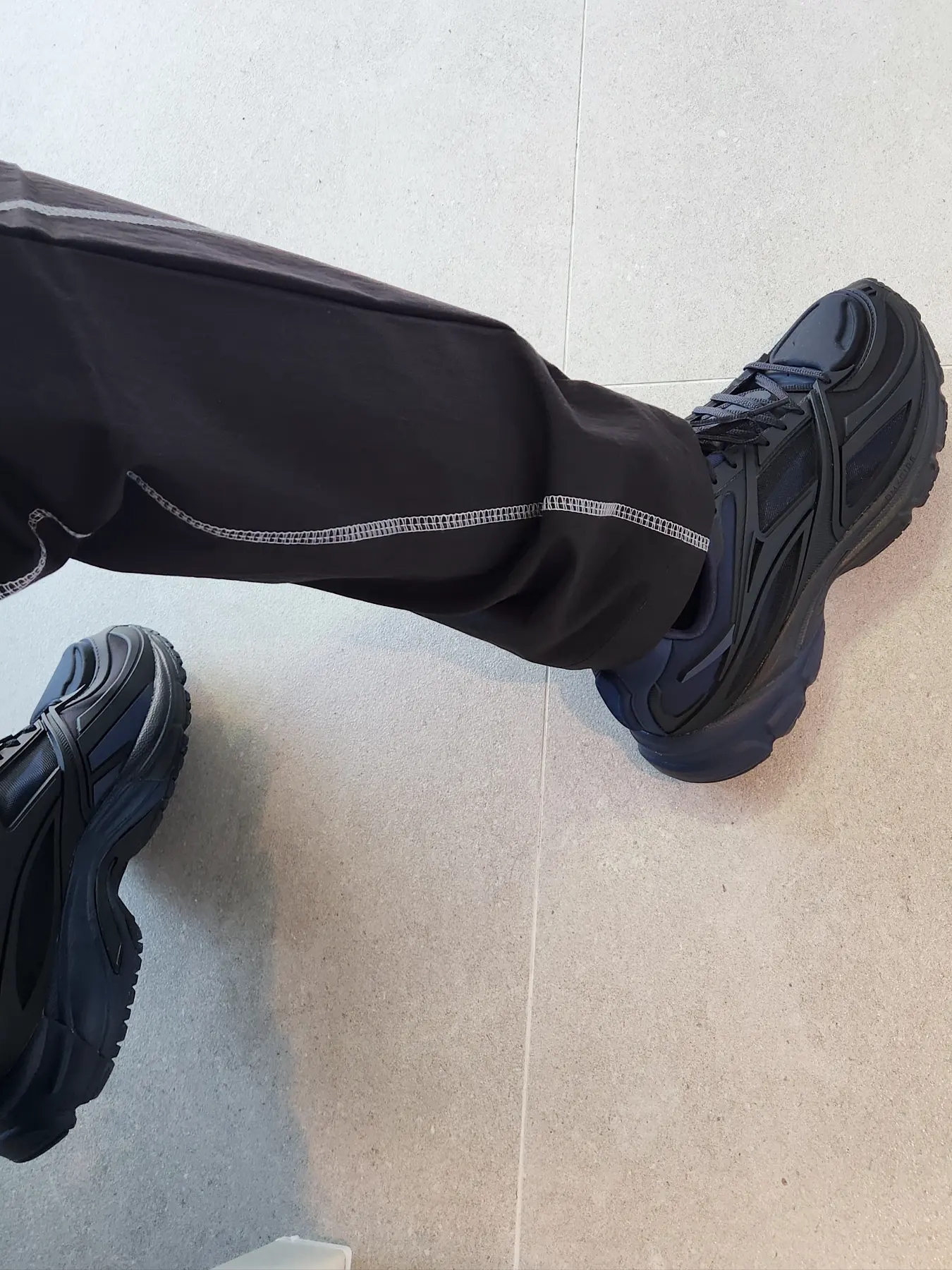 Reebok Premier Road Modern Core Black Vector Navy 착용 스타일 - 3
