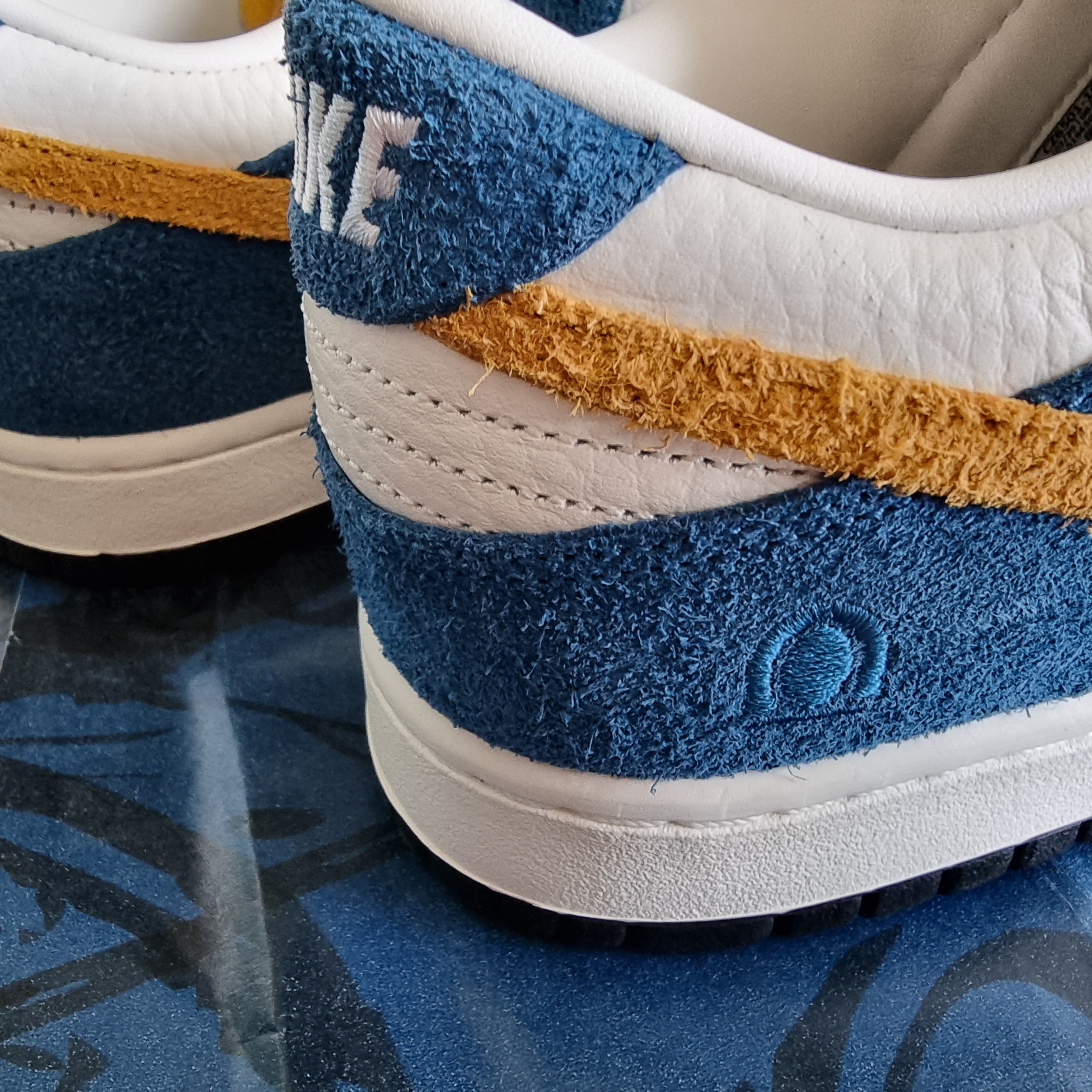 Nike x Kasina Dunk Low 80's Bus 착용 스타일 - 5