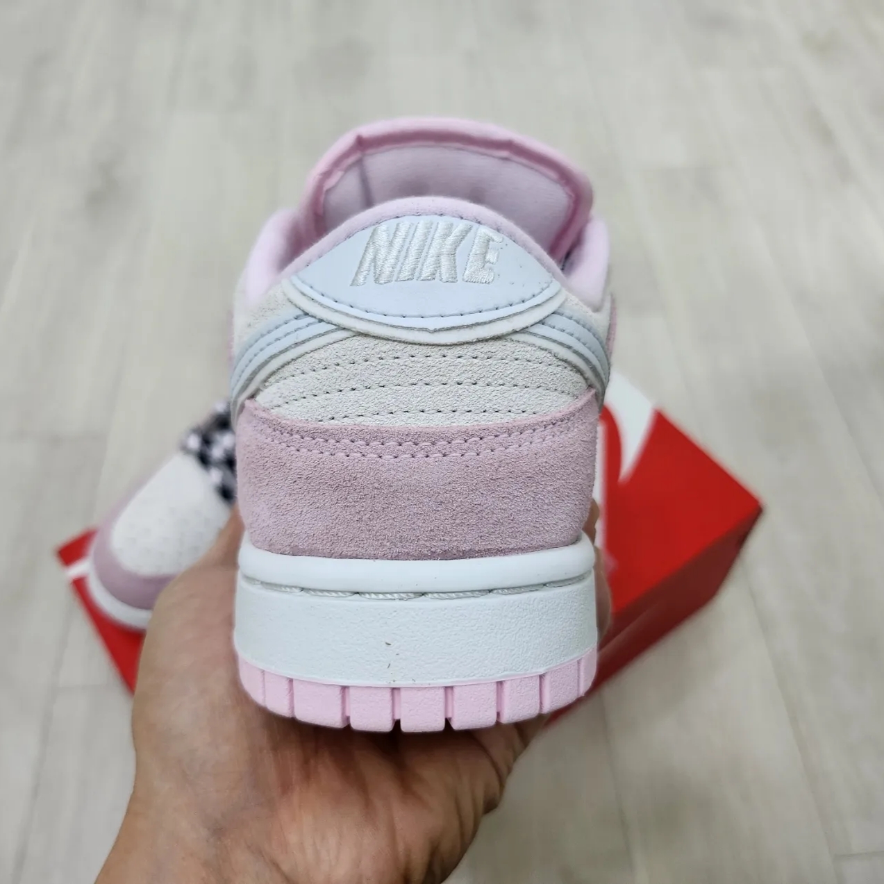(W) Nike Dunk Low LX Pink Foam 착용 스타일 - 3