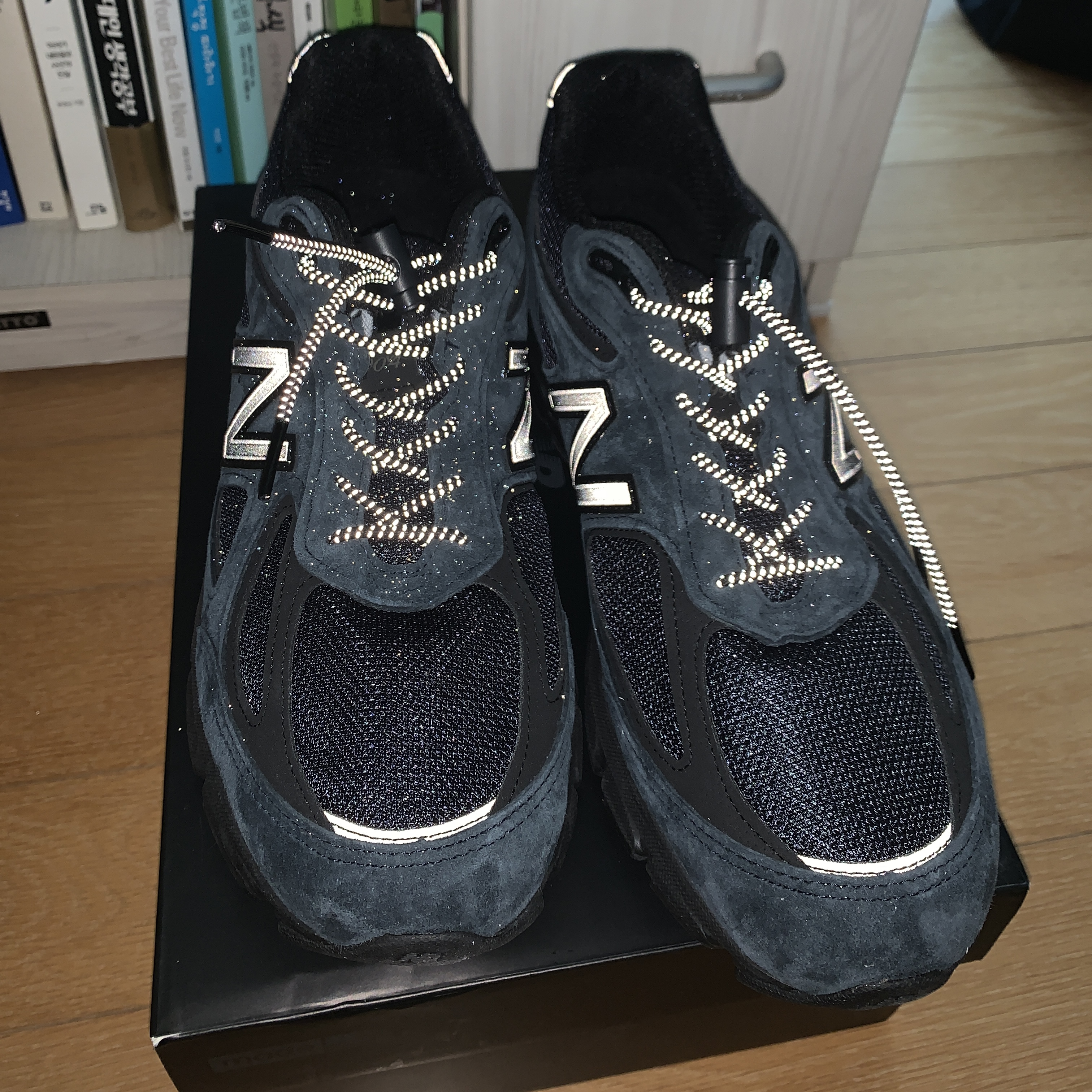 New Balance x JJJJound 990v4 Navy 착용 스타일 - 2
