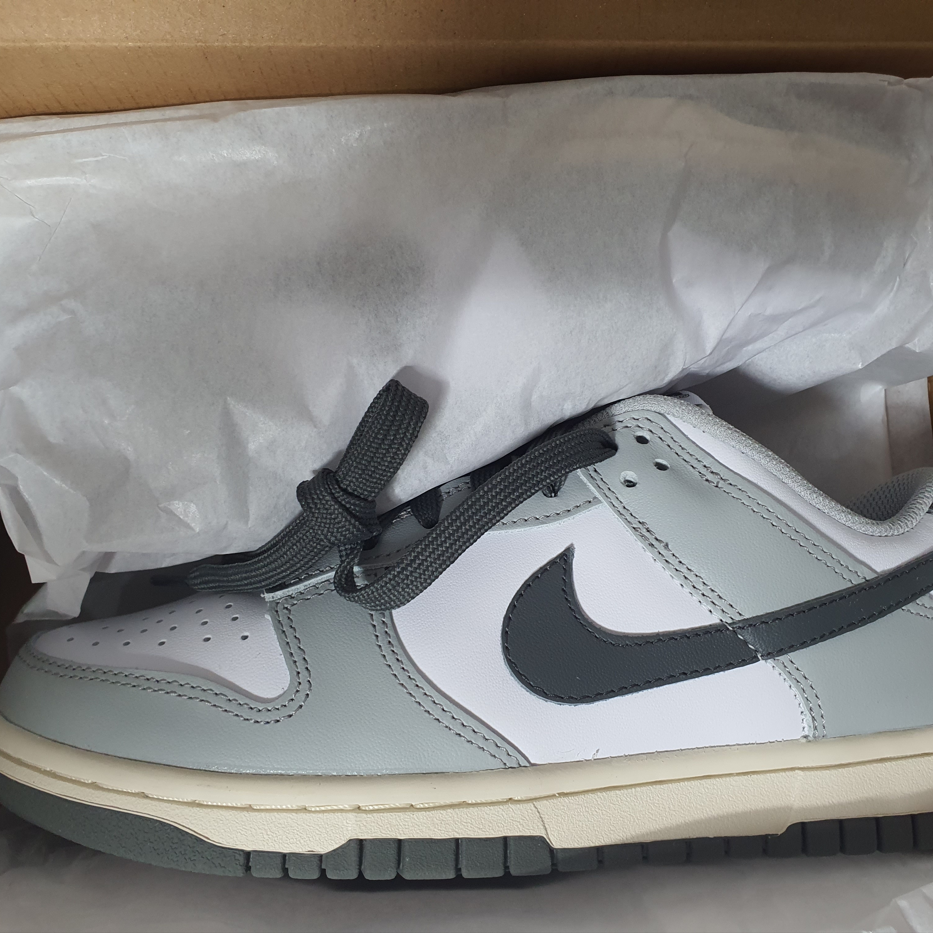 (W) Nike Dunk Low Light Smoke Grey 착용 스타일