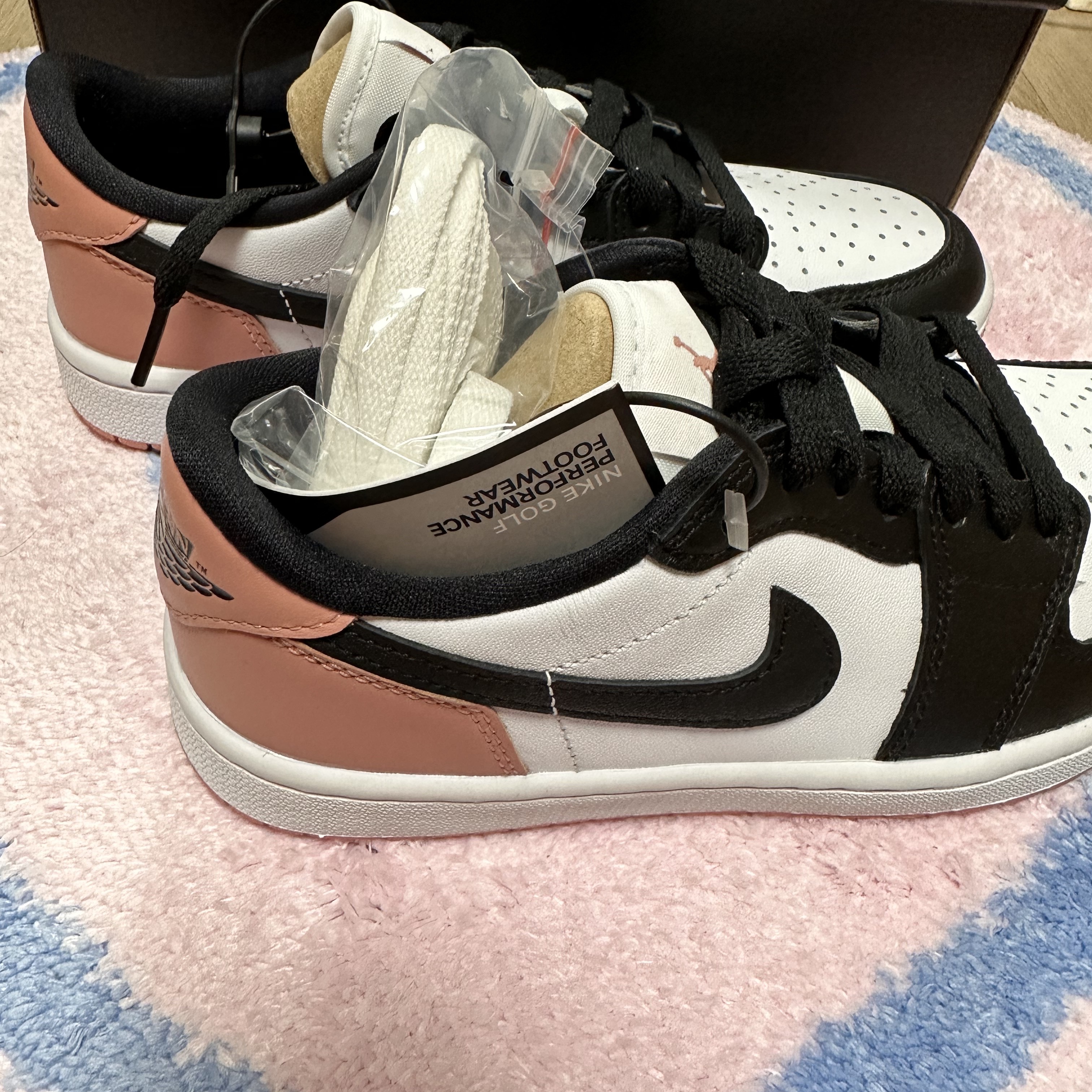 Jordan 1 Low Golf Rust Pink 착용 스타일 - 2