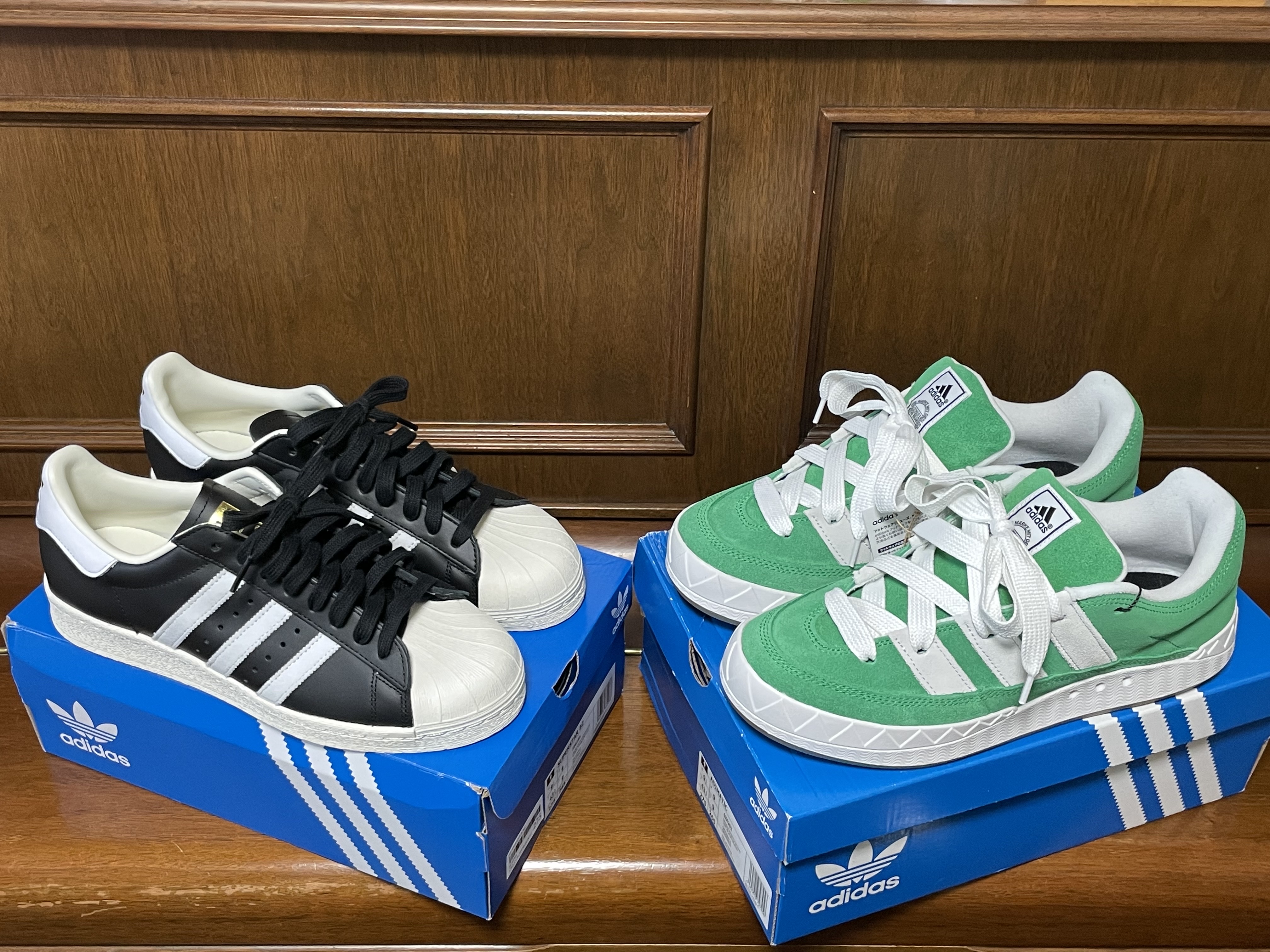 Adidas Superstar 82 FI Core Black, Adidas Adimatic Green 착용 스타일